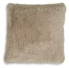 Gariland Pillows