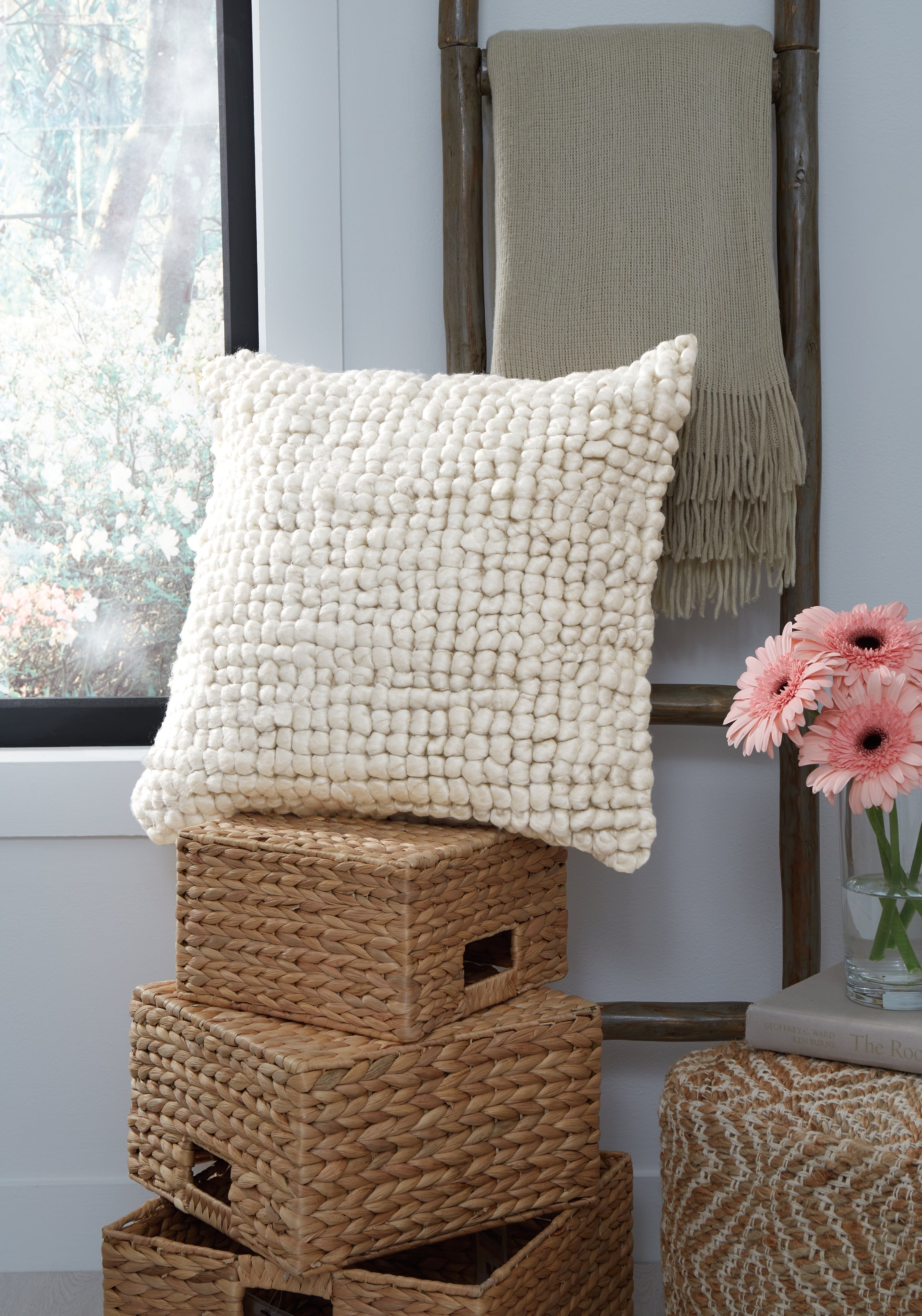 Family Deals Furniture - Ashley Furniture - Aavie Pillows - Pillow (4/CS) / Gray - A1000977
