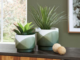 Family Deals Furniture - Ashley Furniture - Ardenridge Planter (Set of 2) - Planter Set (Set of 2) / Green/White - A2000579
