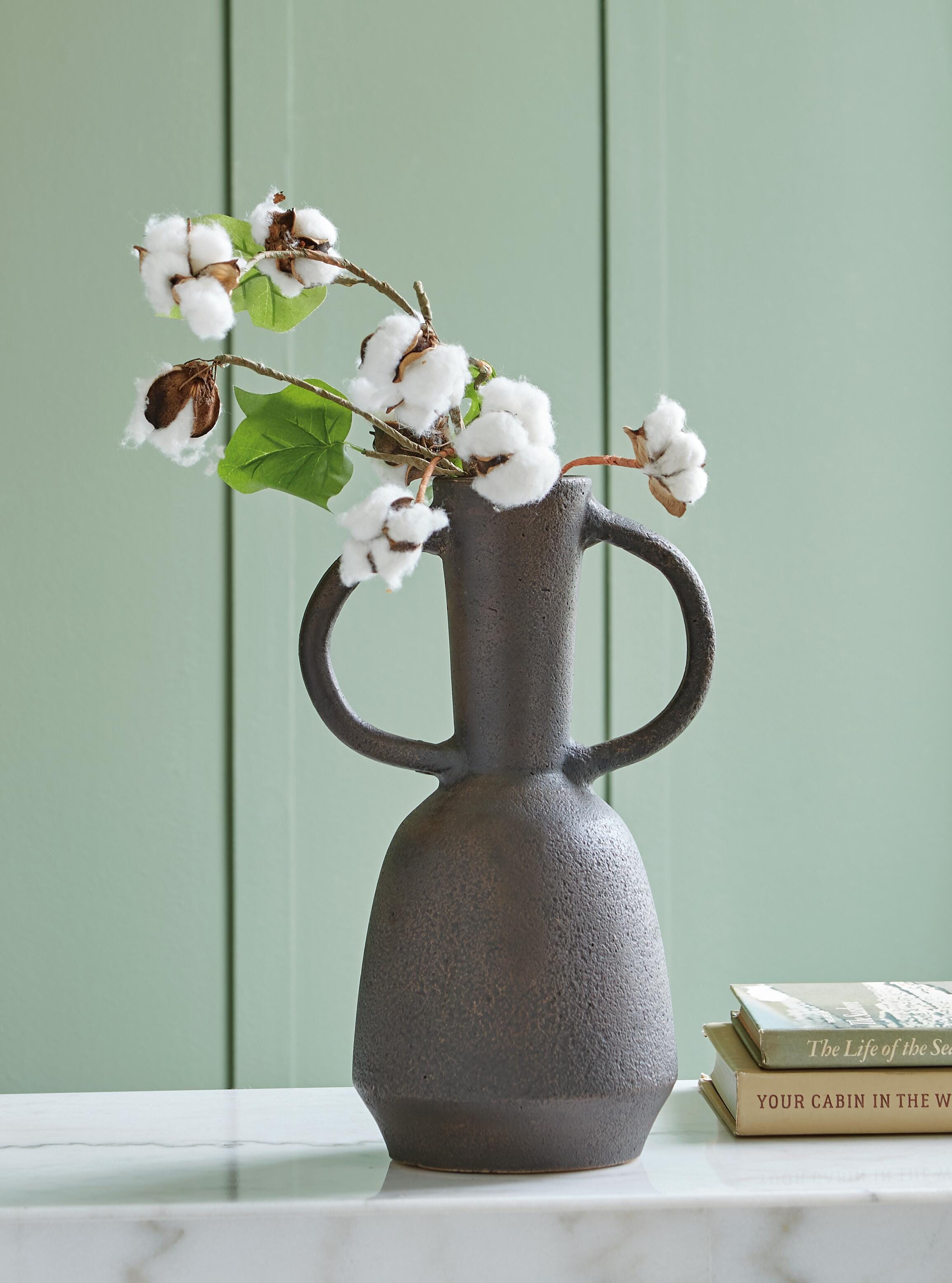 Family Deals Furniture - Ashley Furniture - Aadeen Vase - Vase - A2000673