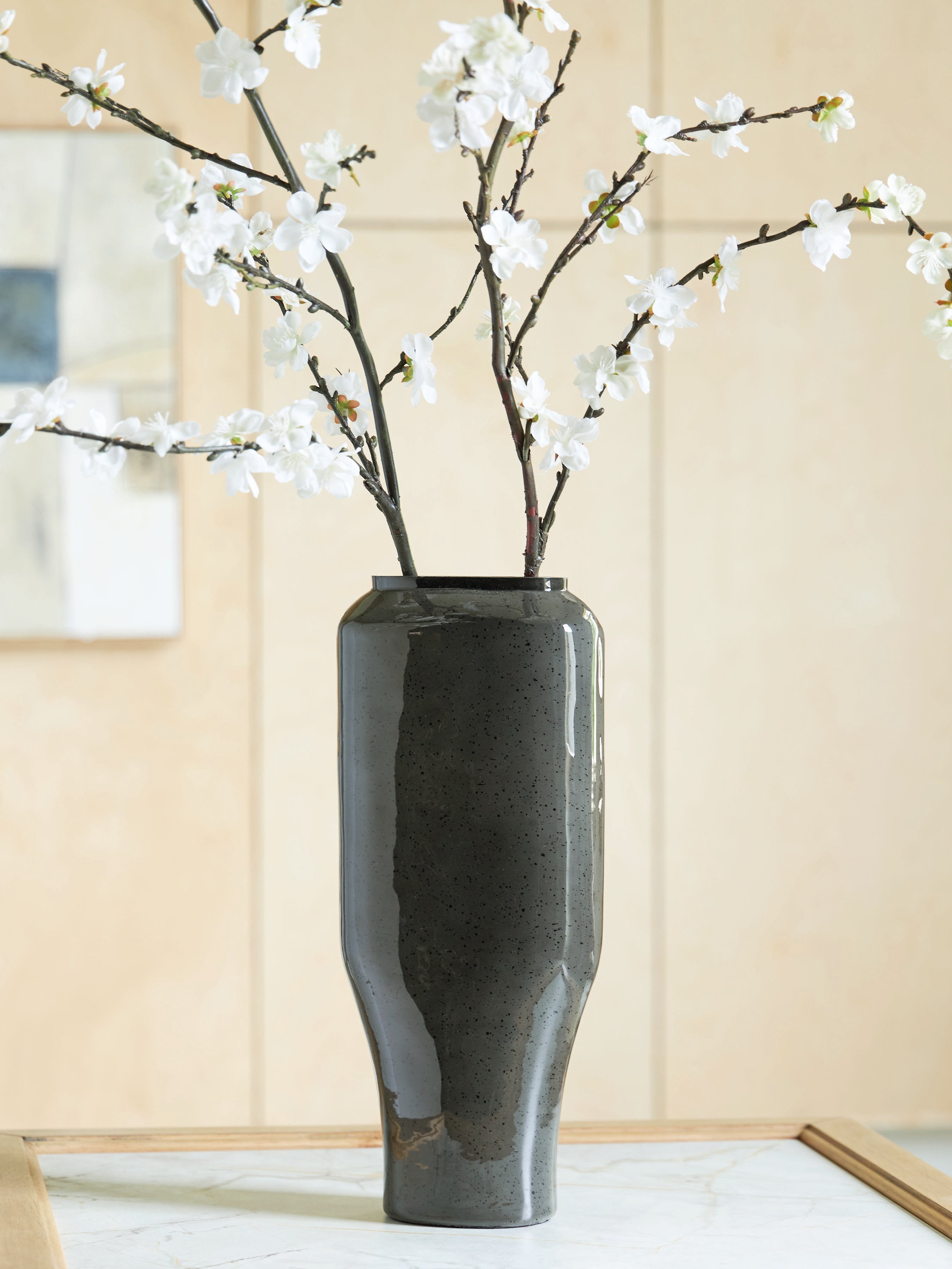 Family Deals Furniture - Ashley Furniture - Kierlain Vase - Vase / Gray/Black - A2000809