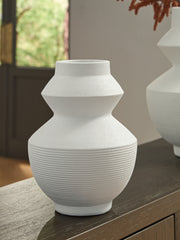 Family Deals Furniture - Ashley Furniture - Naveen Vase - Vase / White - A2000870