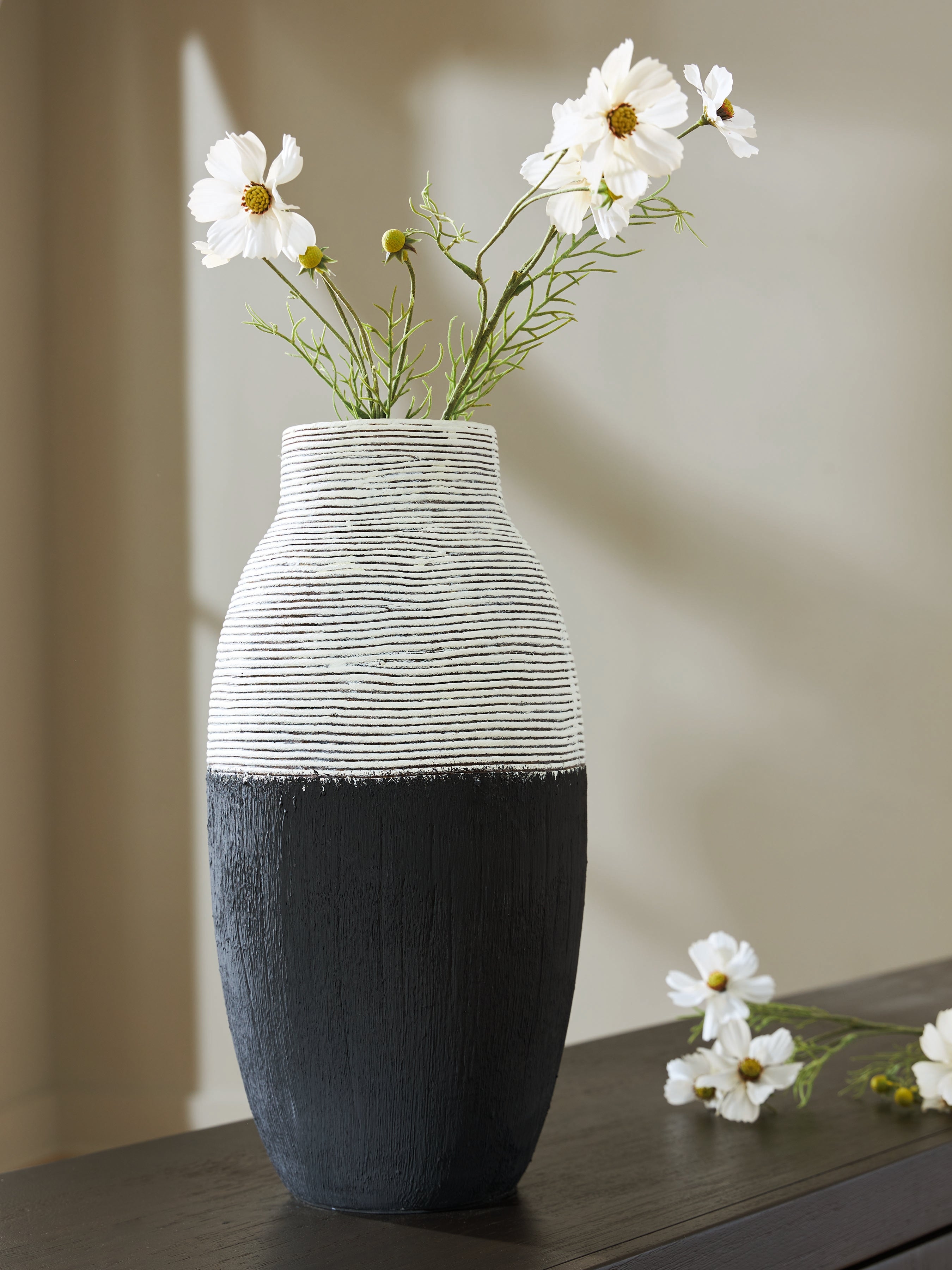 Family Deals Furniture - Ashley Furniture - Girtha Vase - Vase / Antique White/Black - A2000877