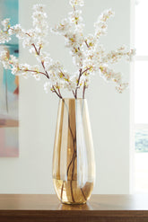 Family Deals Furniture - Ashley Furniture - Rhettman Vase - Vase / Amber - A2900006