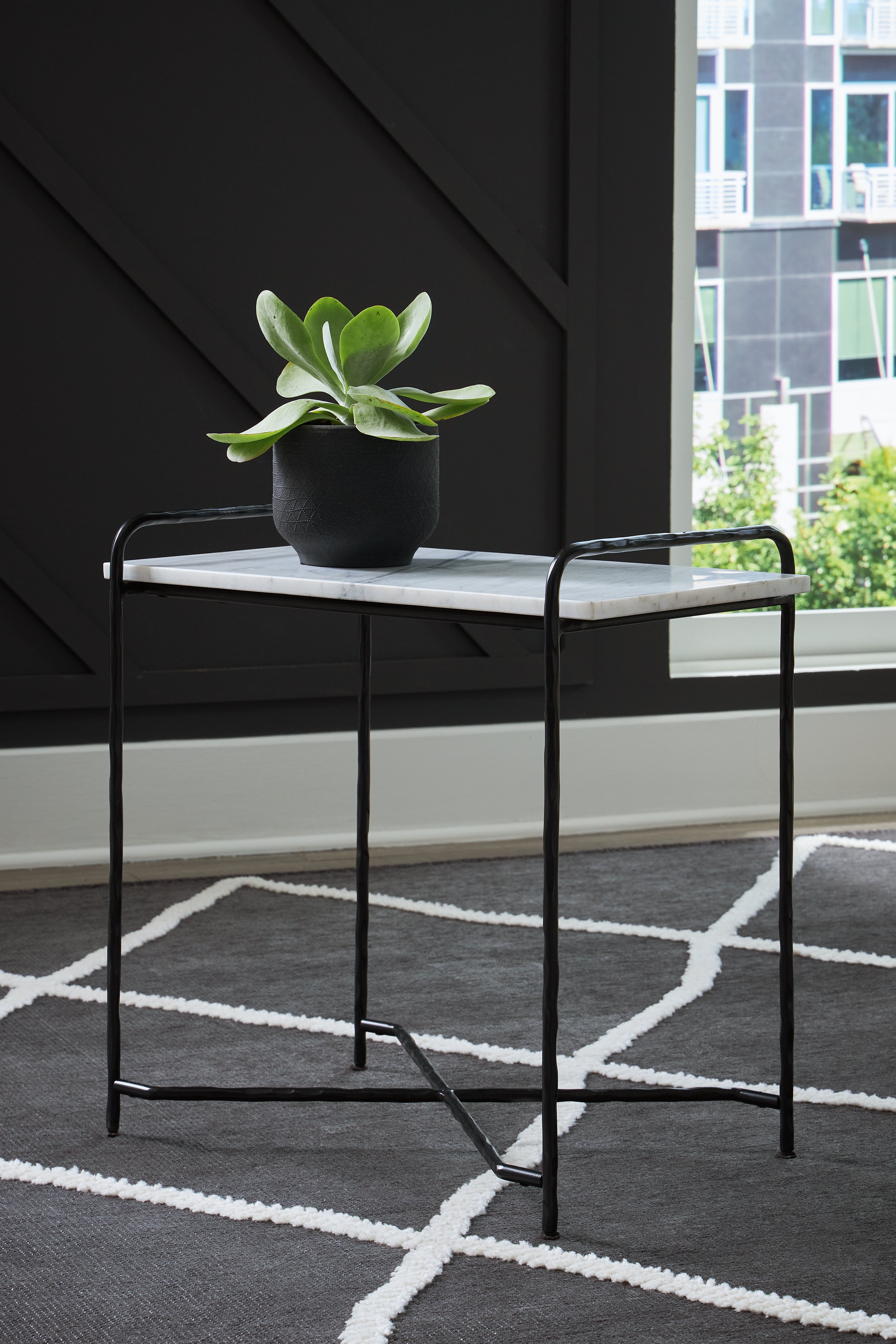 Family Deals Furniture - Ashley Furniture - Ashber Accent Table - Accent Table / White/Black - A4000609