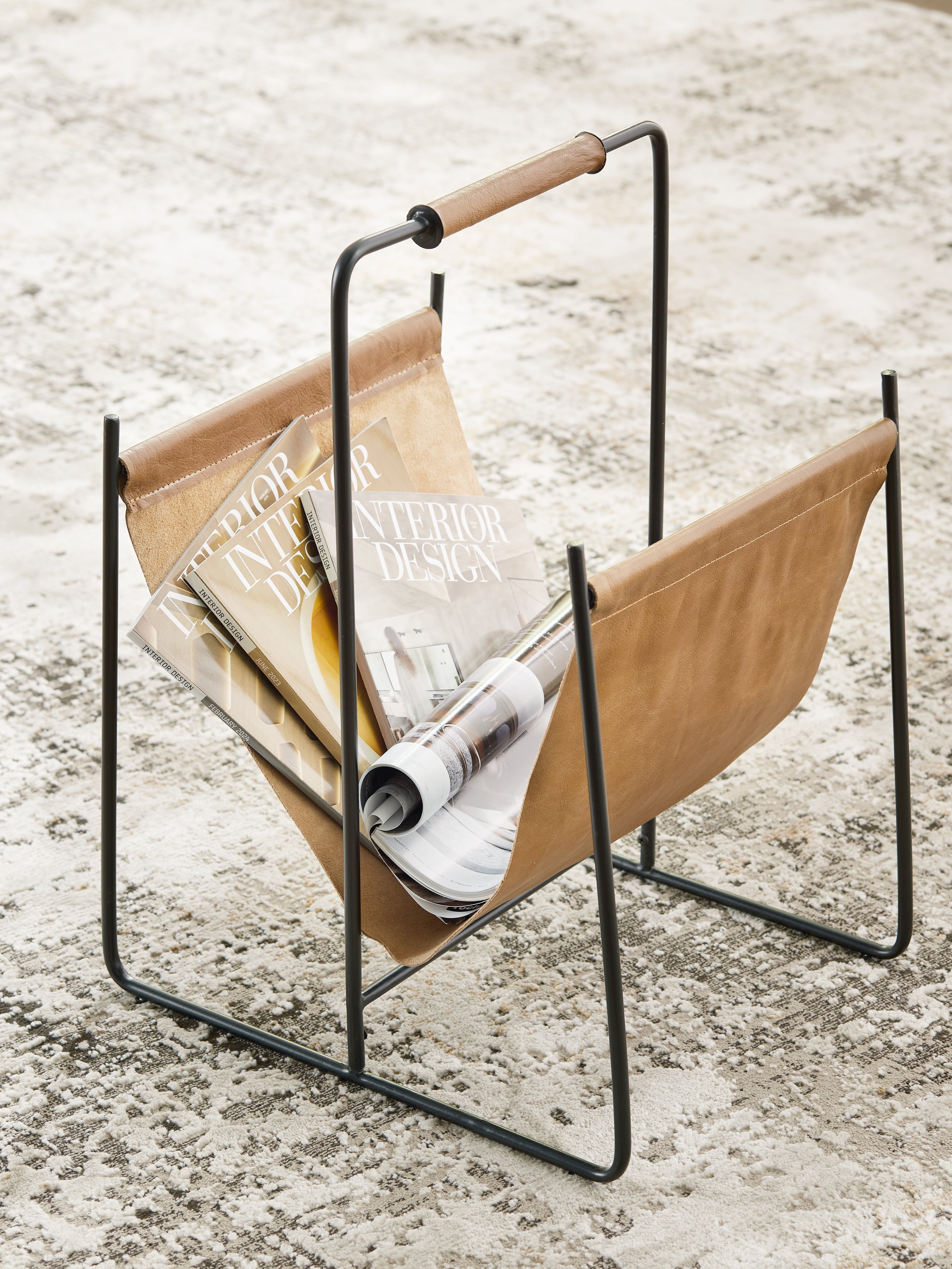 Family Deals Furniture - Ashley Furniture - Faronworth Magazine Rack - Magazine Rack / Brown/Black - A4000668