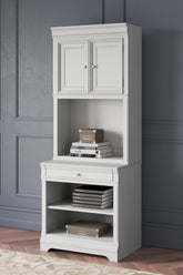 Family Deals Furniture - Ashley Furniture - Kanwyn Bookcase - Bookcase / Whitewash - H777H7