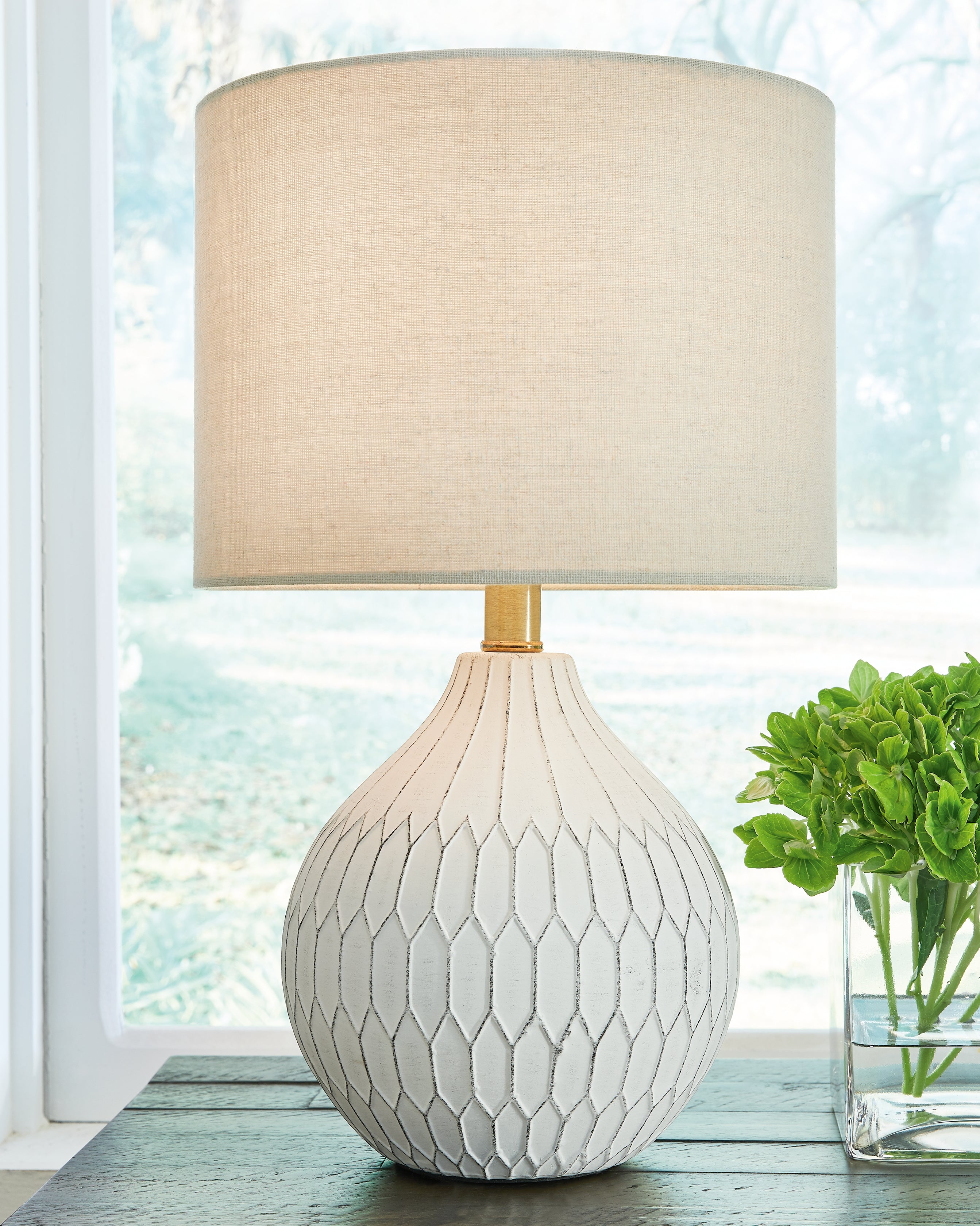 Family Deals Furniture - Ashley Furniture - Wardmont Lighting - Table Lamp (Set of 2) / White - L180094X2