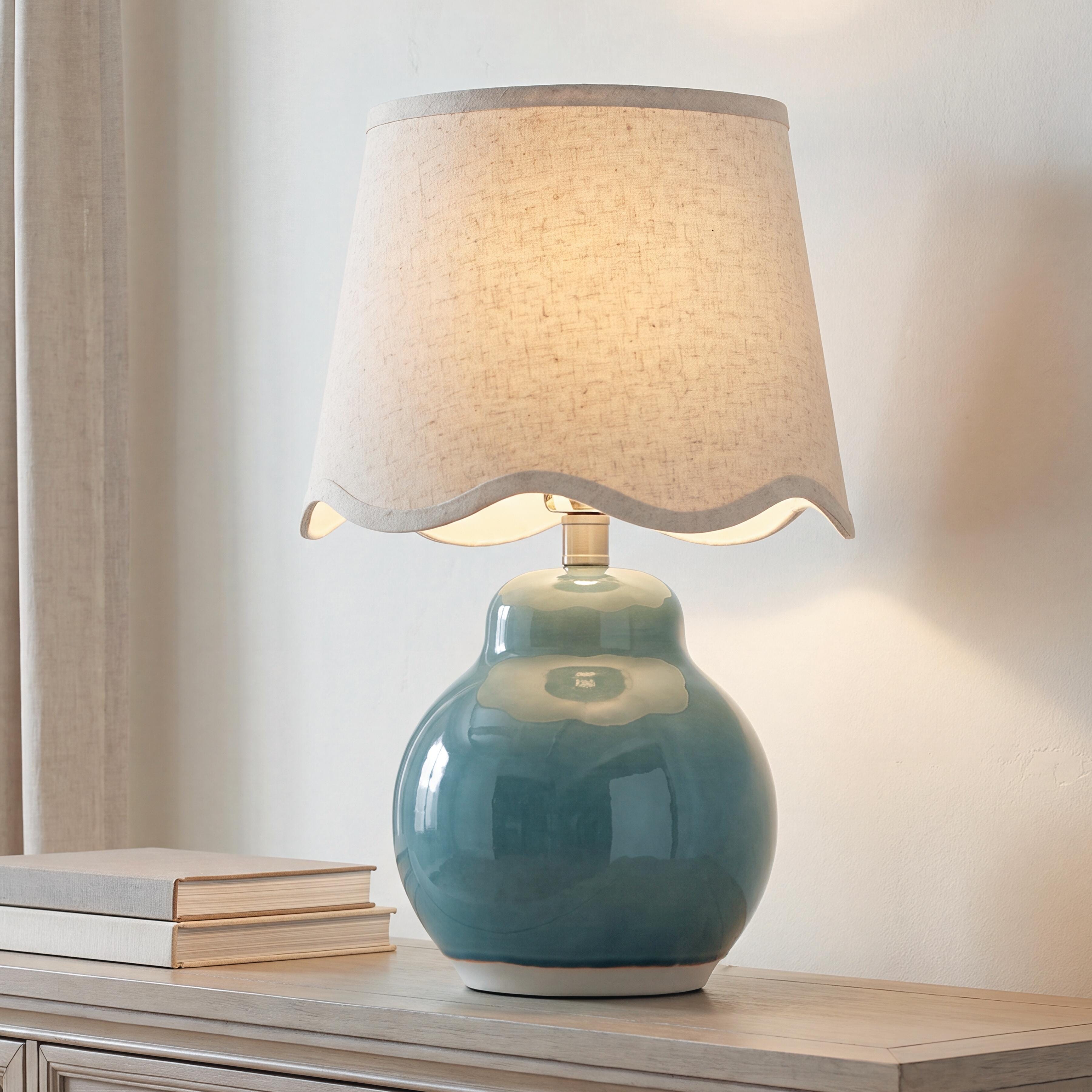 Family Deals Furniture - Ashley Furniture - Byronburg Lighting - Ceramic Table Lamp (1/CN) - L180224