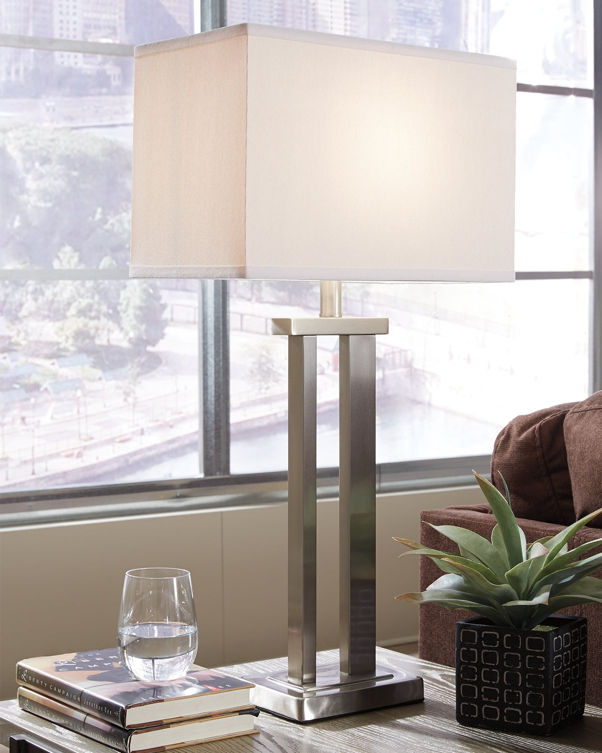 Family Deals Furniture - Ashley Furniture - Aniela Lighting - Metal Table Lamp (Set of 2) / Bronze Finish - L204074