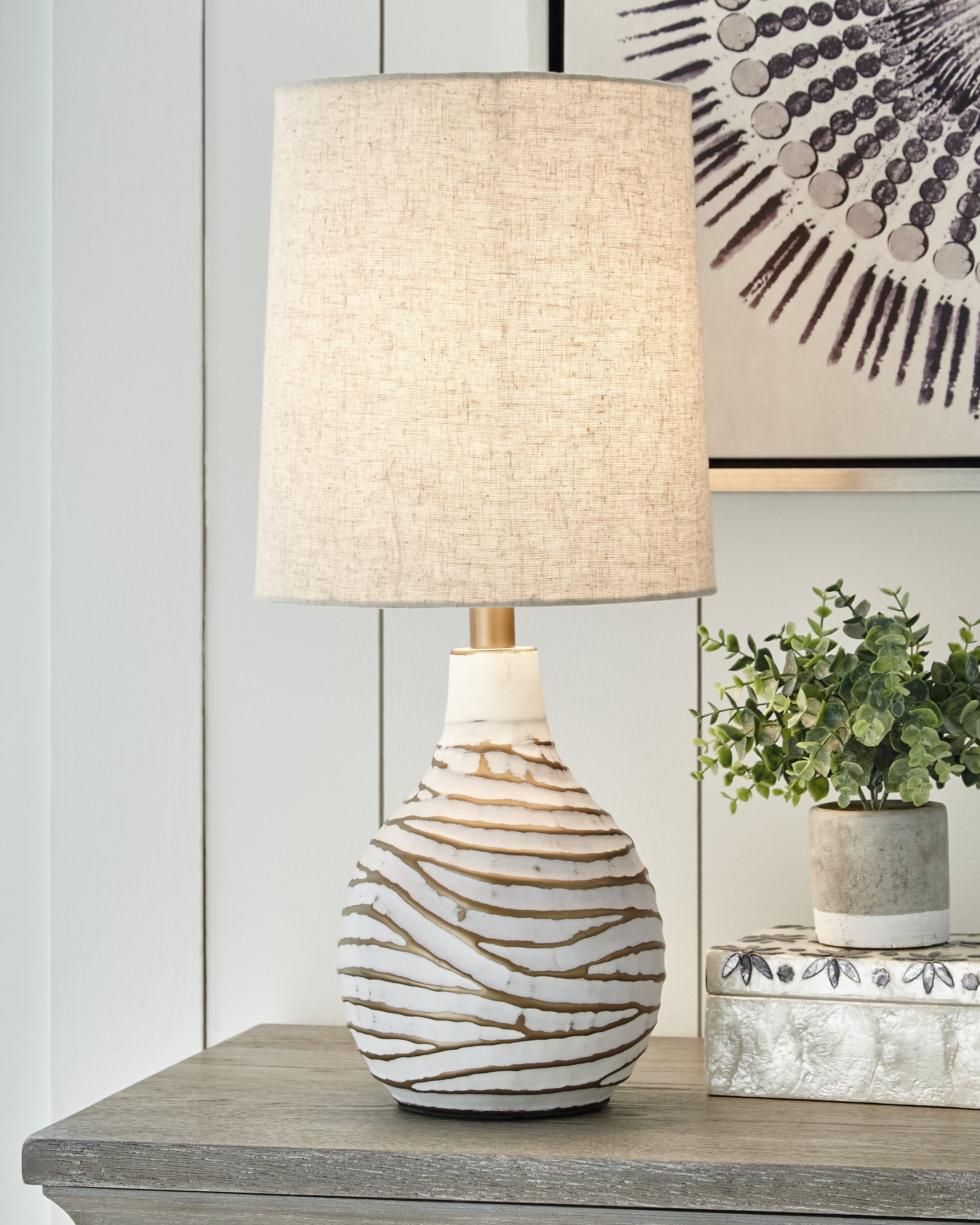 Family Deals Furniture - Ashley Furniture - Aleela Lighting - Table Lamp (Set of 2) / White/Gold Finish - L204194X2