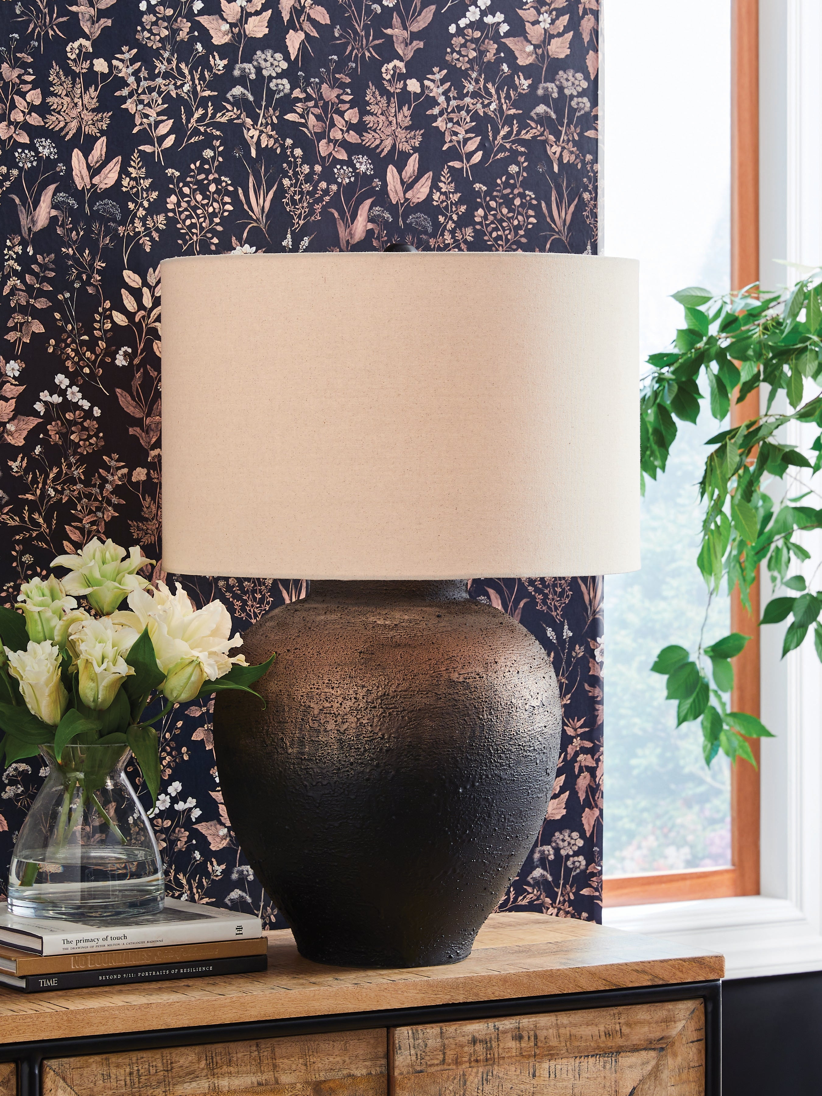 Family Deals Furniture - Ashley Furniture - Newgerhard Lighting - Metal Table Lamp (1/CN) / Brown/Black - L207644