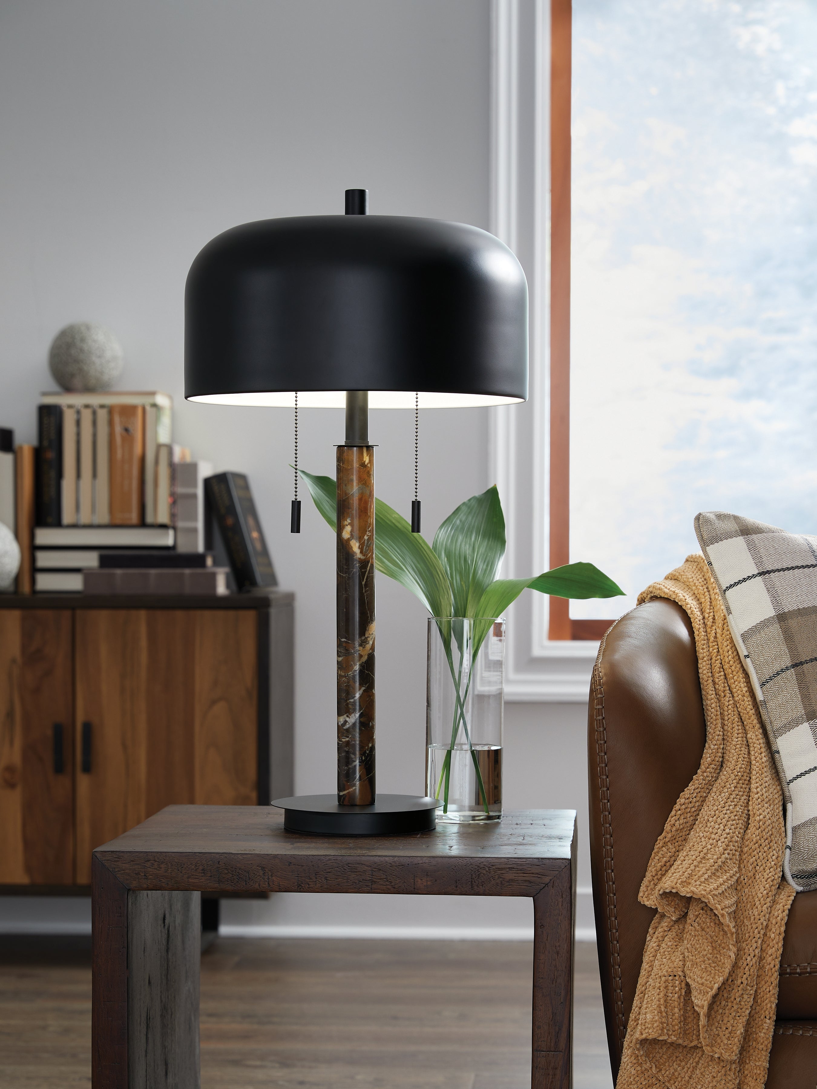 Family Deals Furniture - Ashley Furniture - Alanbert Lighting - Metal Table Lamp (1/CN) / Brown/Black - L208454