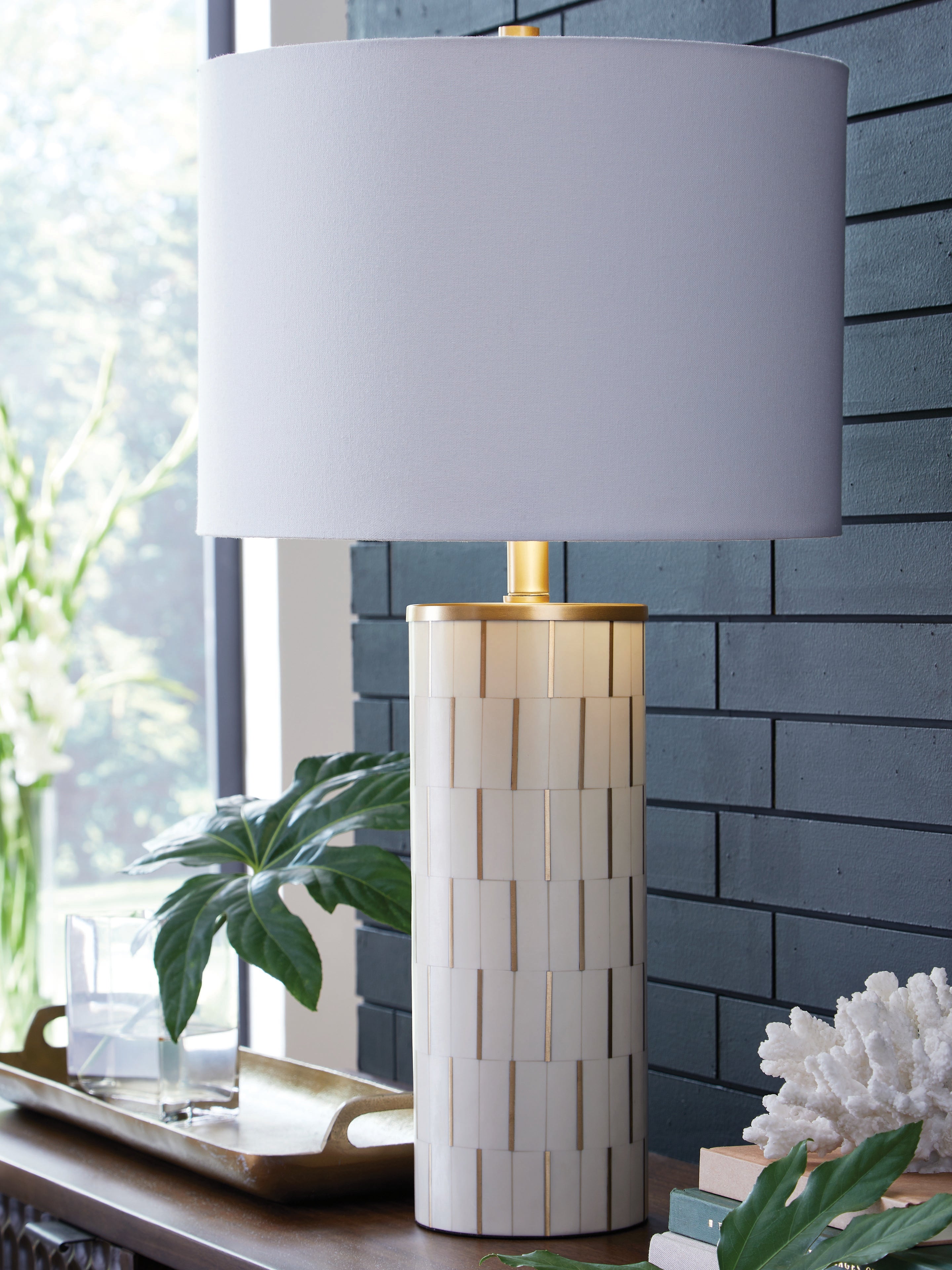 Family Deals Furniture - Ashley Furniture - Faridworth Lighting - Poly Table Lamp (1/CN) / White/Gold Finish - L235954