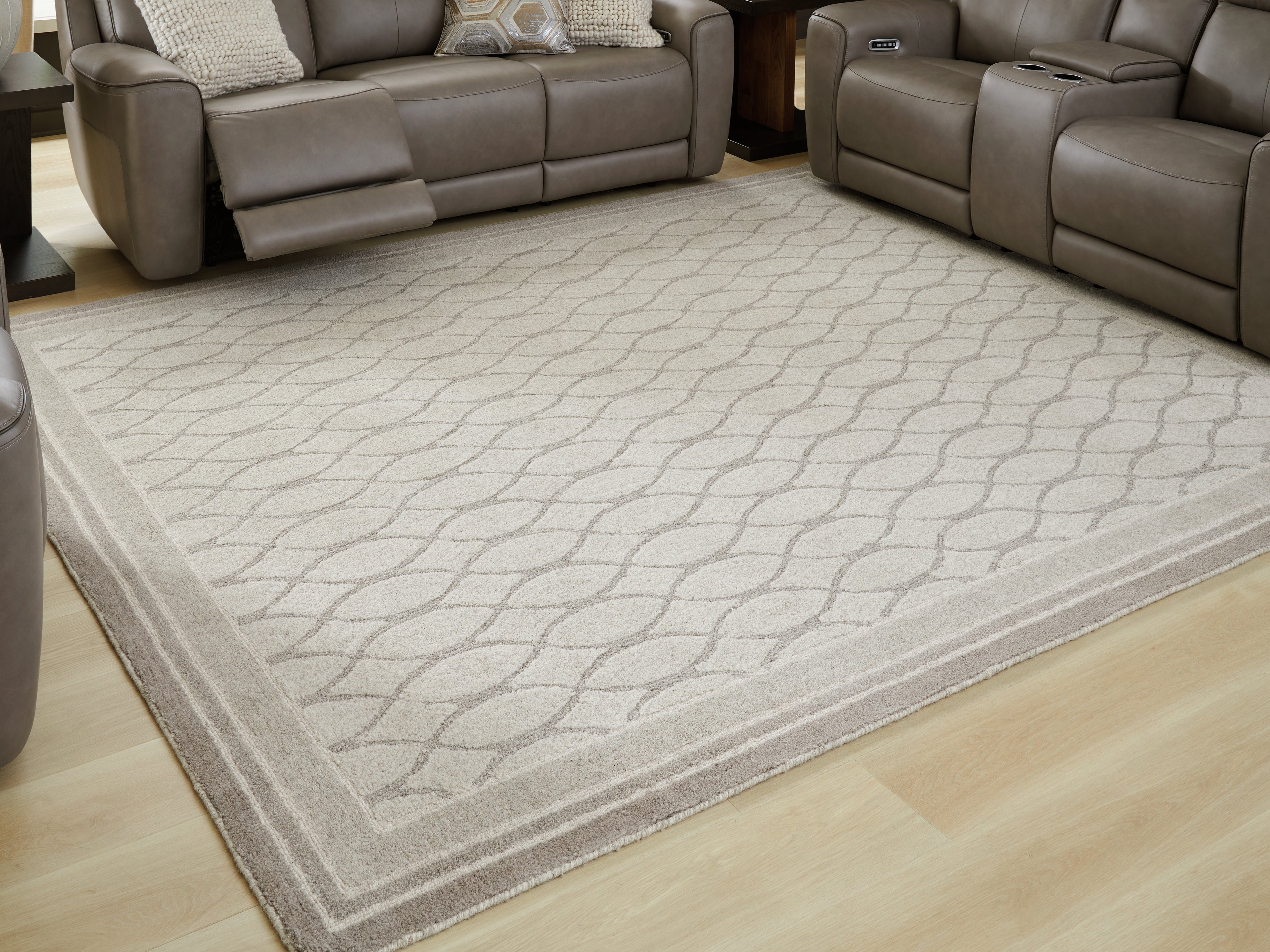 Family Deals Furniture - Ashley Furniture - Wimney Rug - Extra Large Rug / Gray - R407280