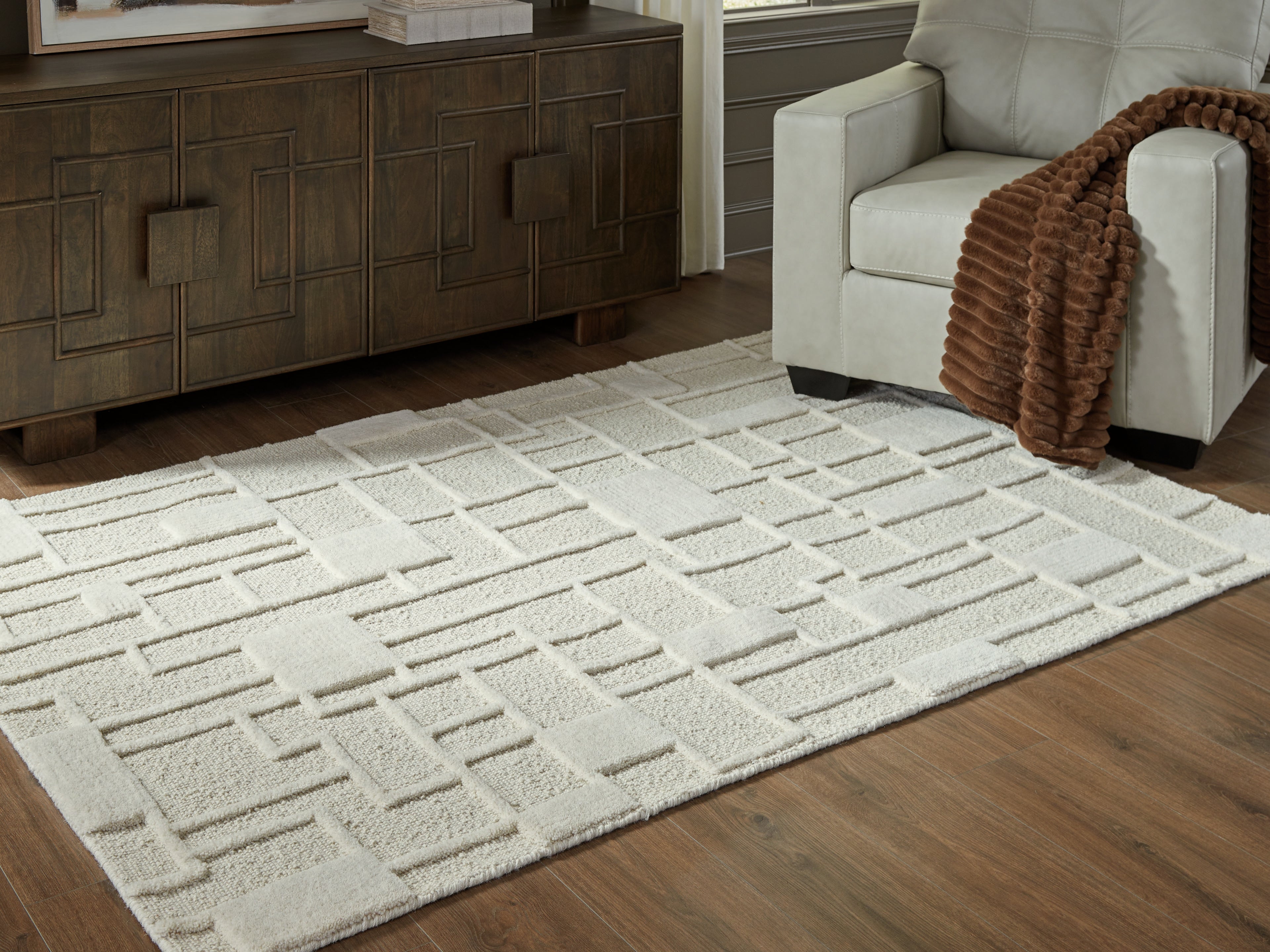 Family Deals Furniture - Ashley Furniture - Empriss Rug - 7'8" x 10' Area Rug / Ivory - R407621