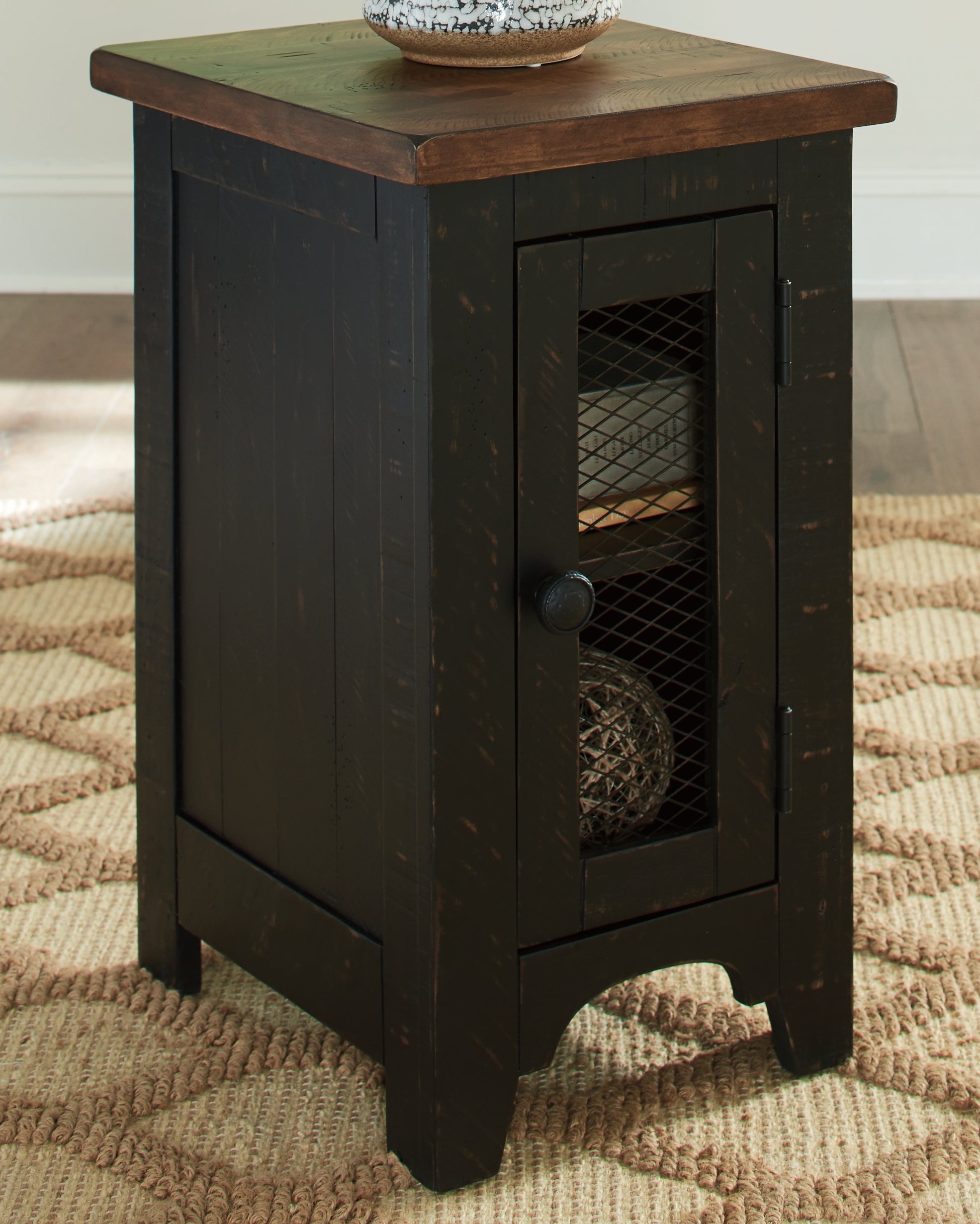Family Deals Furniture - Ashley Furniture - Valebeck Chairside End Table - Chair Side End Table / Black/Brown - T468-7