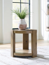 Family Deals Furniture - Ashley Furniture - Flangren End Table - Round End Table - T553-6
