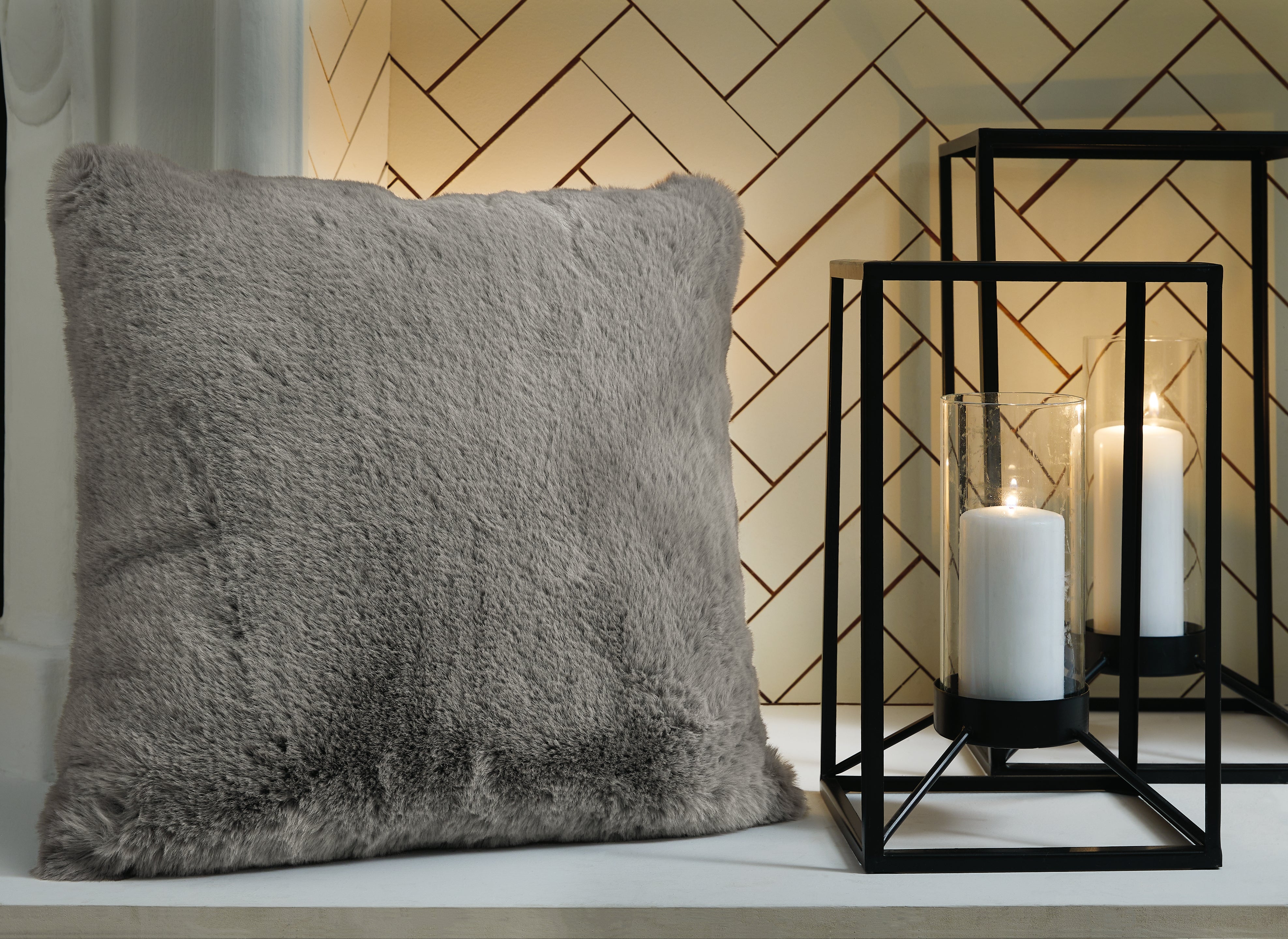 Family Deals Furniture - Ashley Furniture - Gariland Pillows - Pillow / Gray - A1000868P
