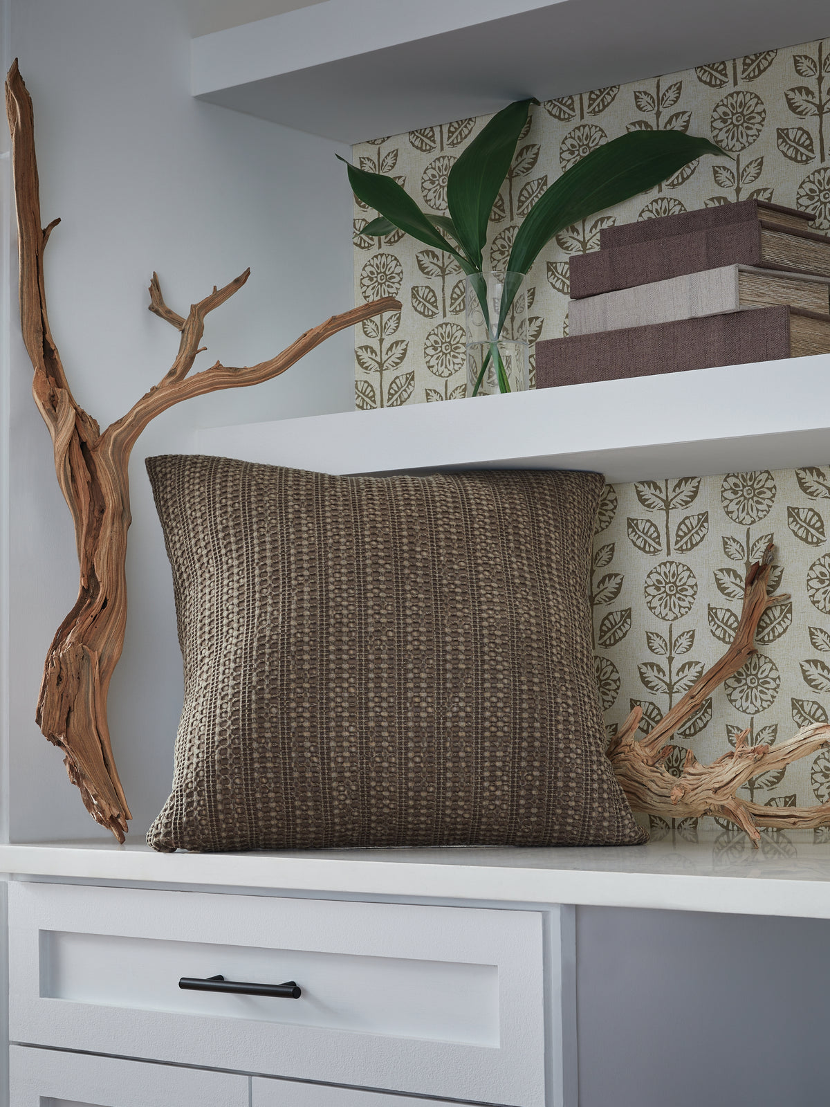 Family Deals Furniture - Ashley Furniture - Landcher Pillows - Pillow / Brown - A1001104P