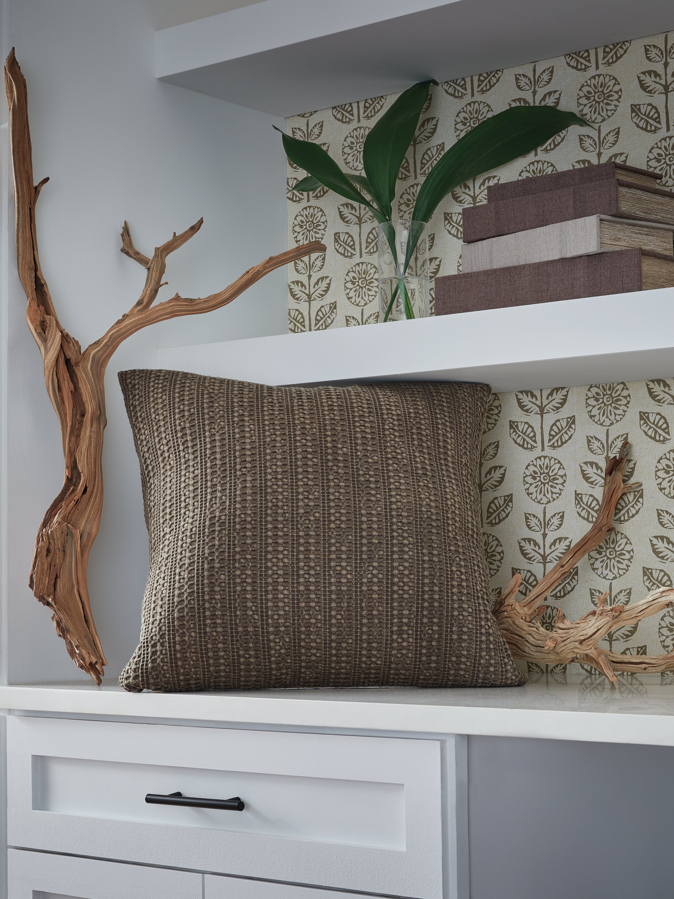 Family Deals Furniture - Ashley Furniture - Landcher Pillows - Pillow / Brown - A1001104P