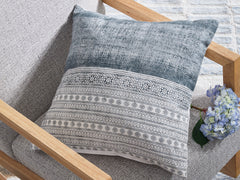 Harperville Pillows