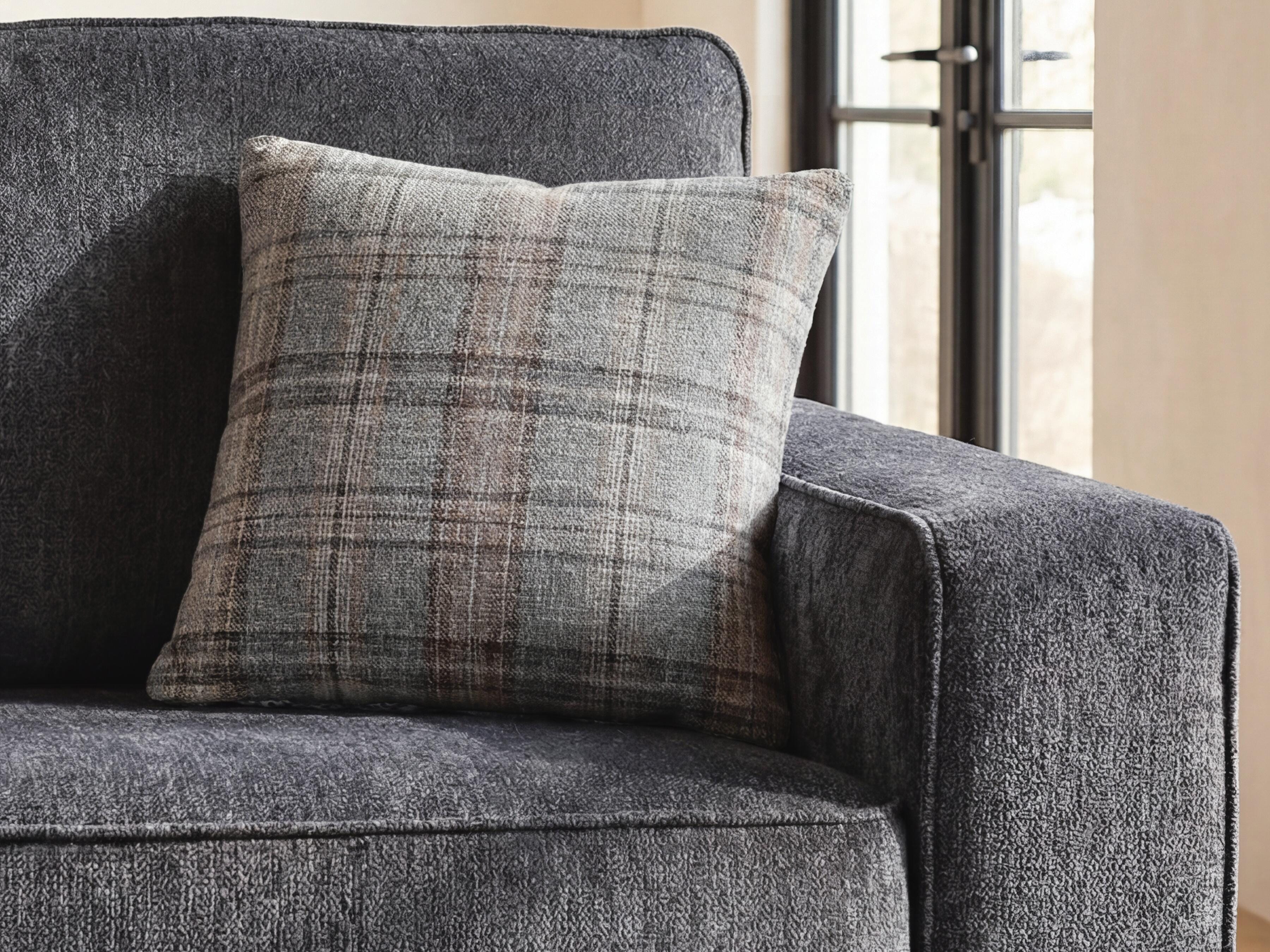 Family Deals Furniture - Ashley Furniture - Dawnworth Pillows - Pillow (4/CS) - A1001183