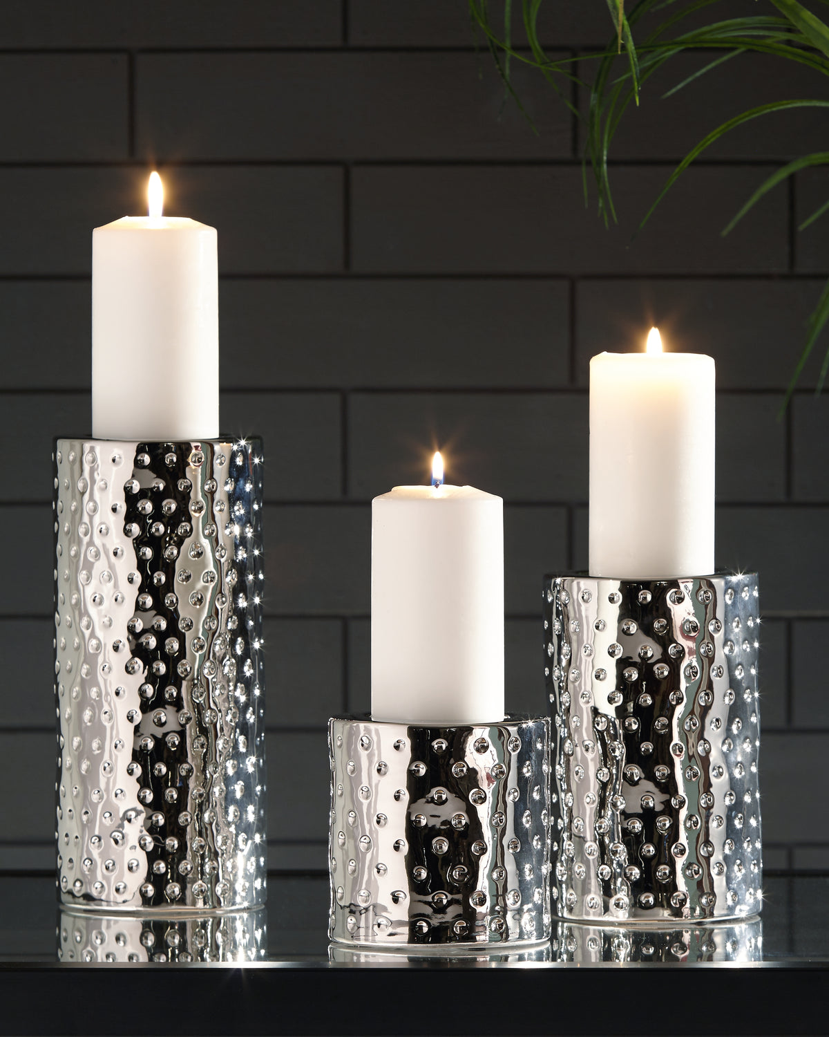 Family Deals Furniture - Ashley Furniture - Marisa Candle Holder - Candle Holder Set (3/CN) / Silver Finish - A2000460