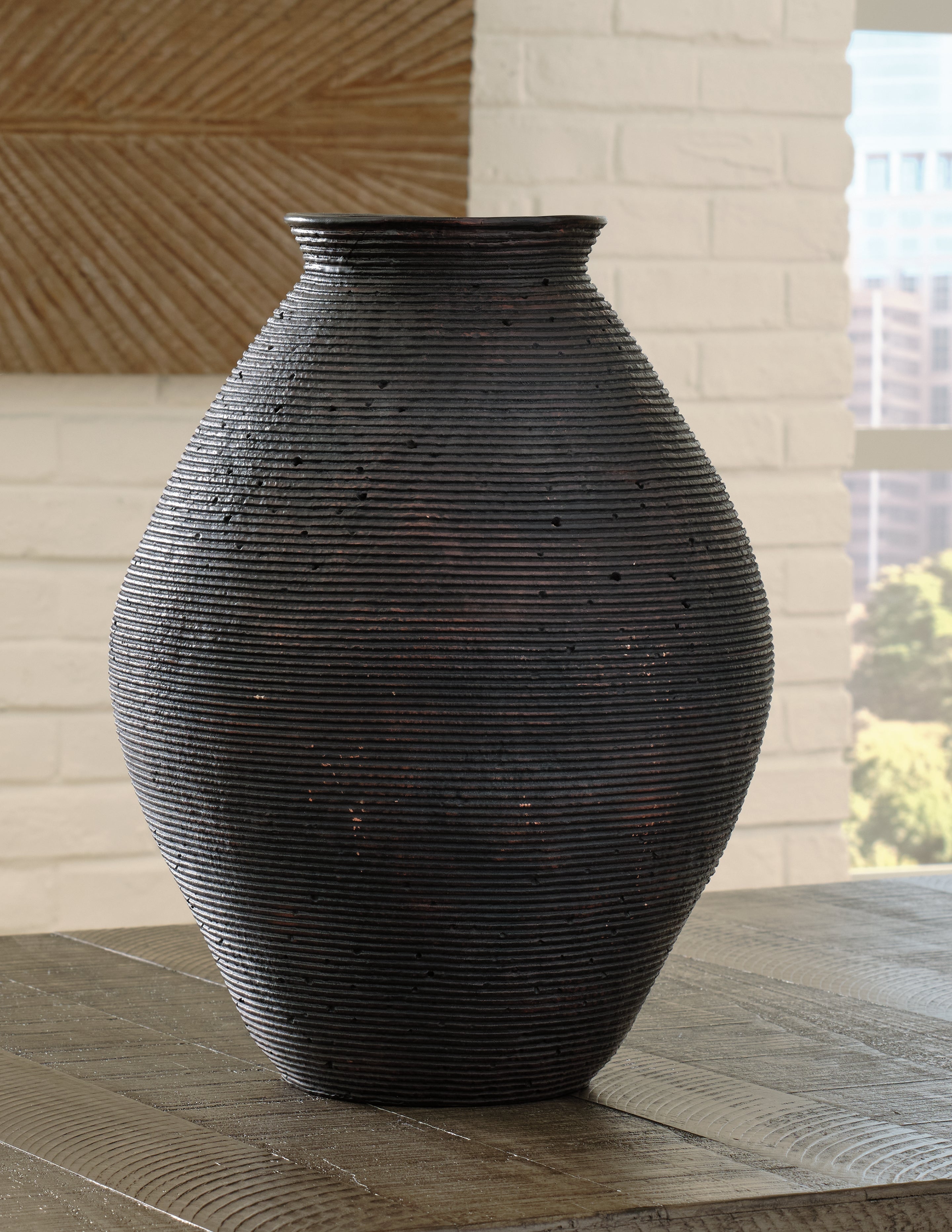 Family Deals Furniture - Ashley Furniture - Hannela Vase - Vase / Antique Brown - A2000512