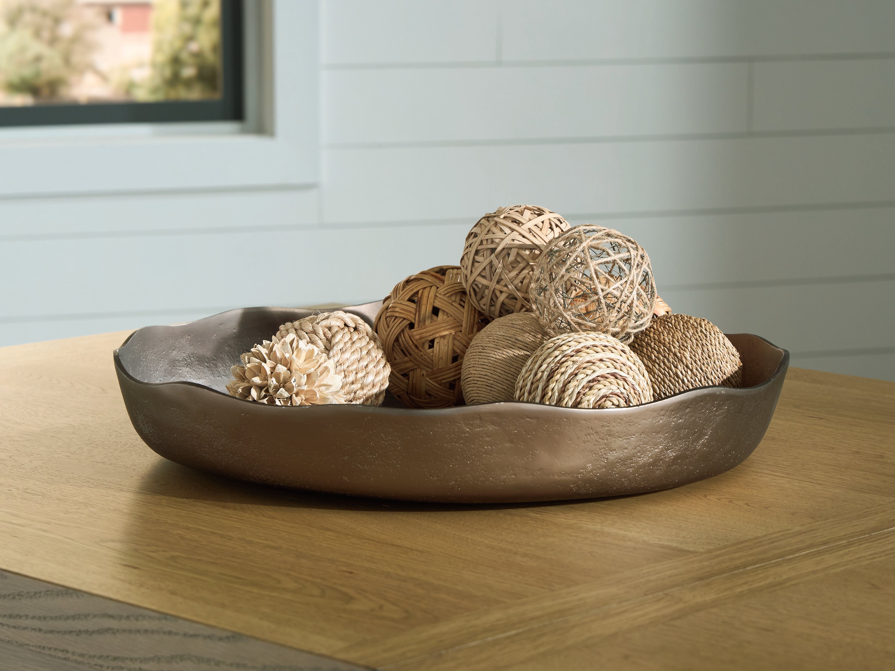 Family Deals Furniture - Ashley Furniture - Wallmen Tray - Tray / Champagne Gold Finish - A2000817