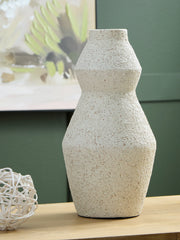 Family Deals Furniture - Ashley Furniture - Dawthorne Vase - Vase / Cream - A2000850