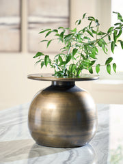 Family Deals Furniture - Ashley Furniture - Fedorleigh Vase - Vase - A2000893