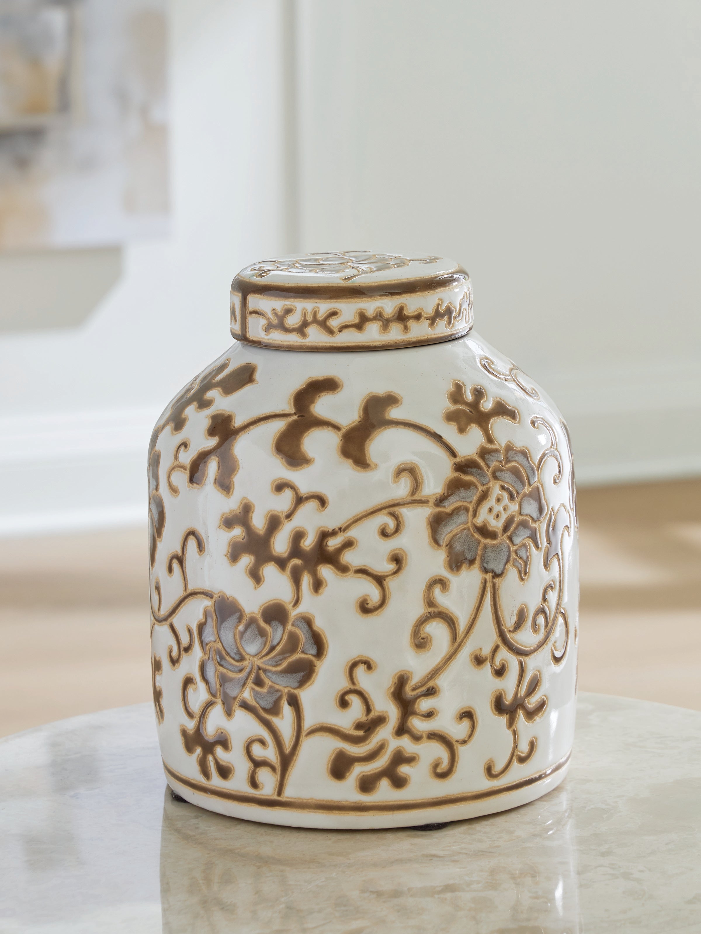 Family Deals Furniture - Ashley Furniture - Adalham Jar - Jar / Cream/Brown - A2000909