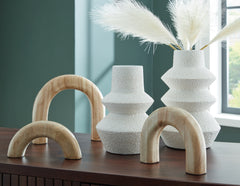 Family Deals Furniture - Ashley Furniture - Maddwarth Accessory Set (Set of 5) - Accessory Set (5/CN) / White/Natural Brown - A2C00214
