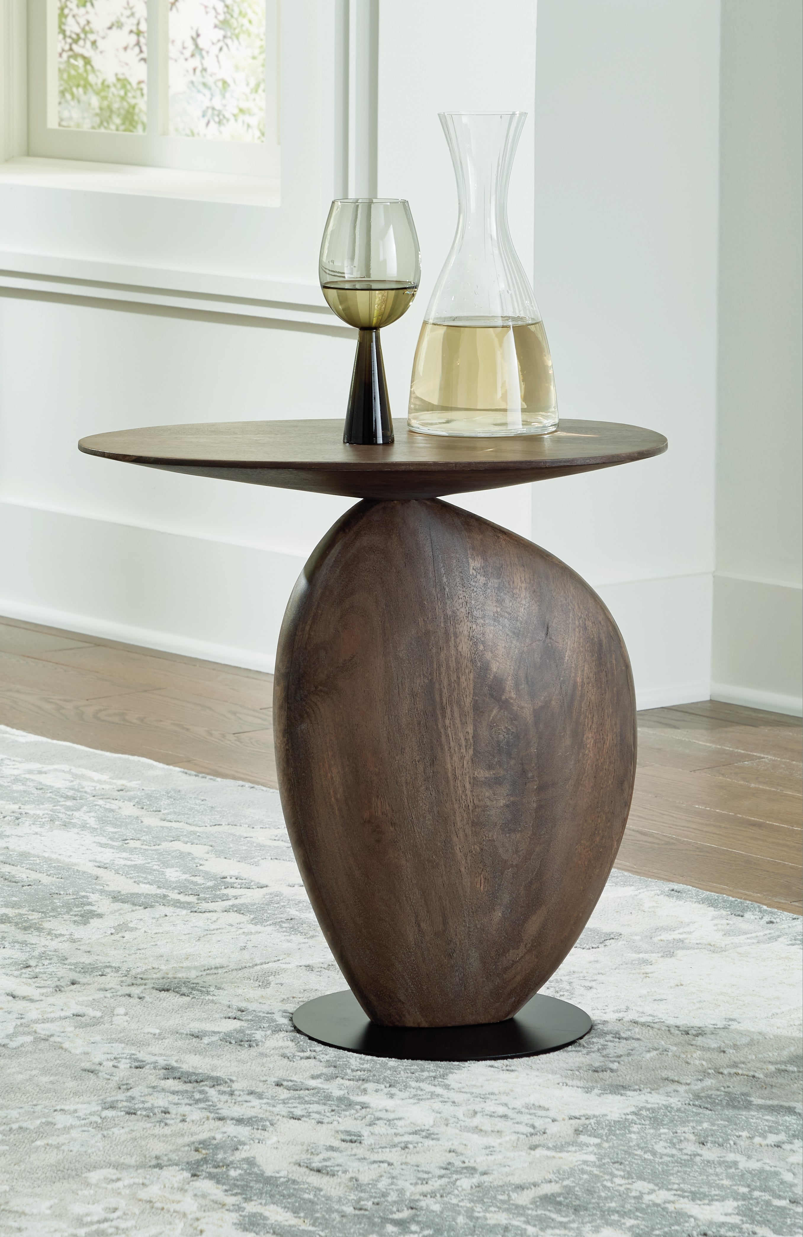 Family Deals Furniture - Ashley Furniture - Cormmet Accent Table - Accent Table / Brown/Black - A4000612