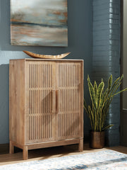 Family Deals Furniture - Ashley Furniture - Pellamour Bar Cabinet - Bar Cabinet / Natural Brown - A4000698