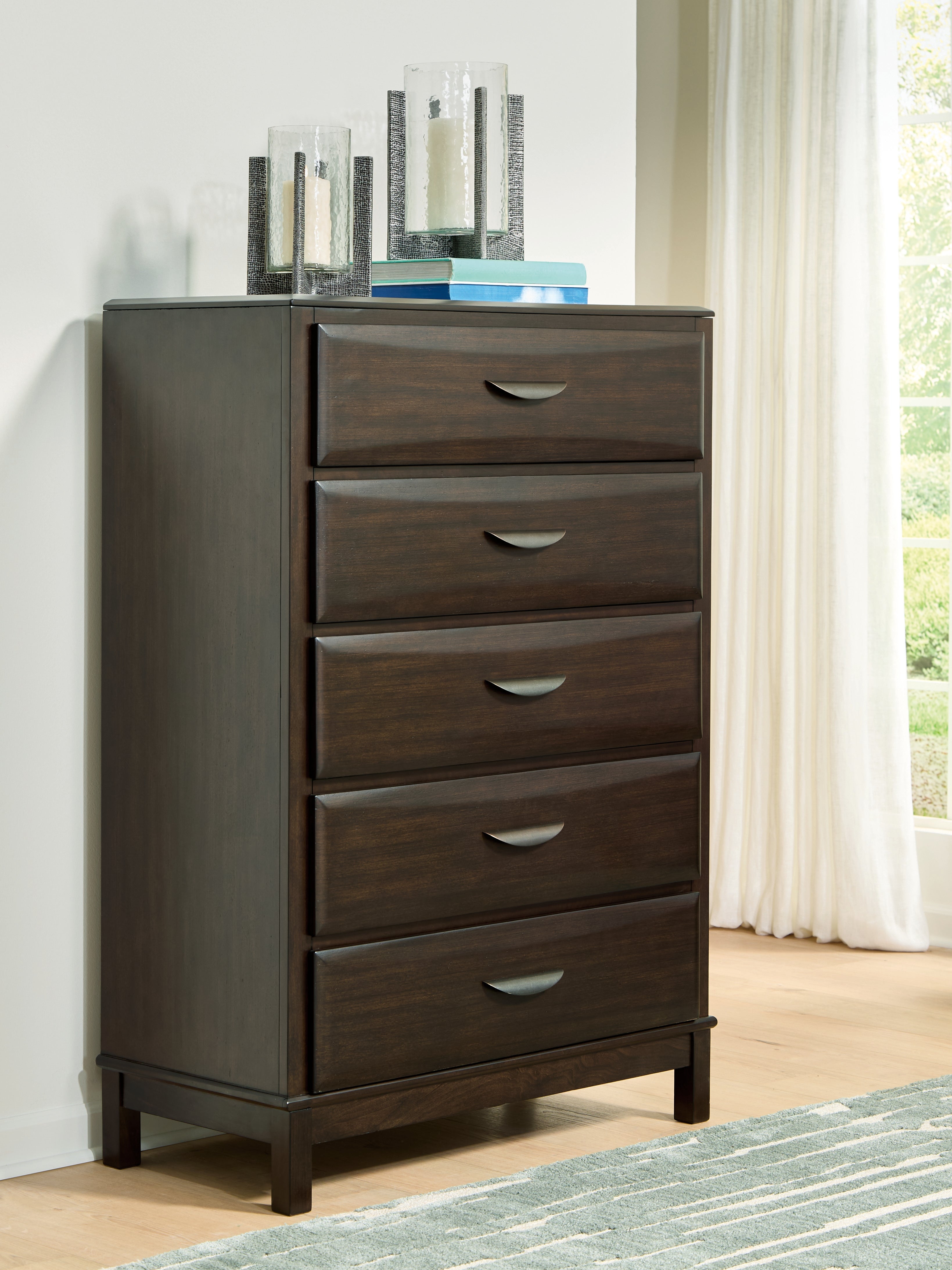 Family Deals Furniture - Ashley Furniture - Vanmore Bedroom - Five Drawer Chest / Dark Brown - B479-46