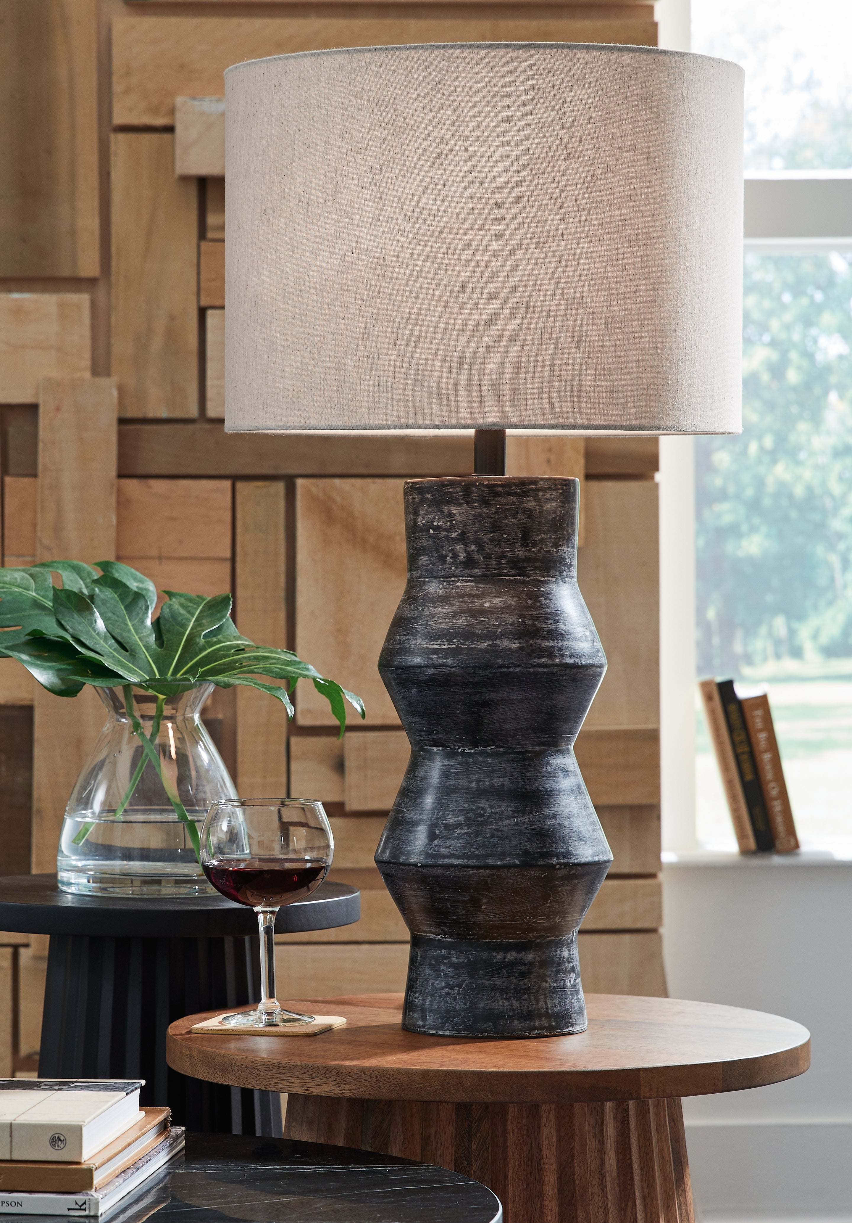 Family Deals Furniture - Ashley Furniture - Kerbert Lighting - 2-Piece Lamp Set / Distressed Black - L100824X2
