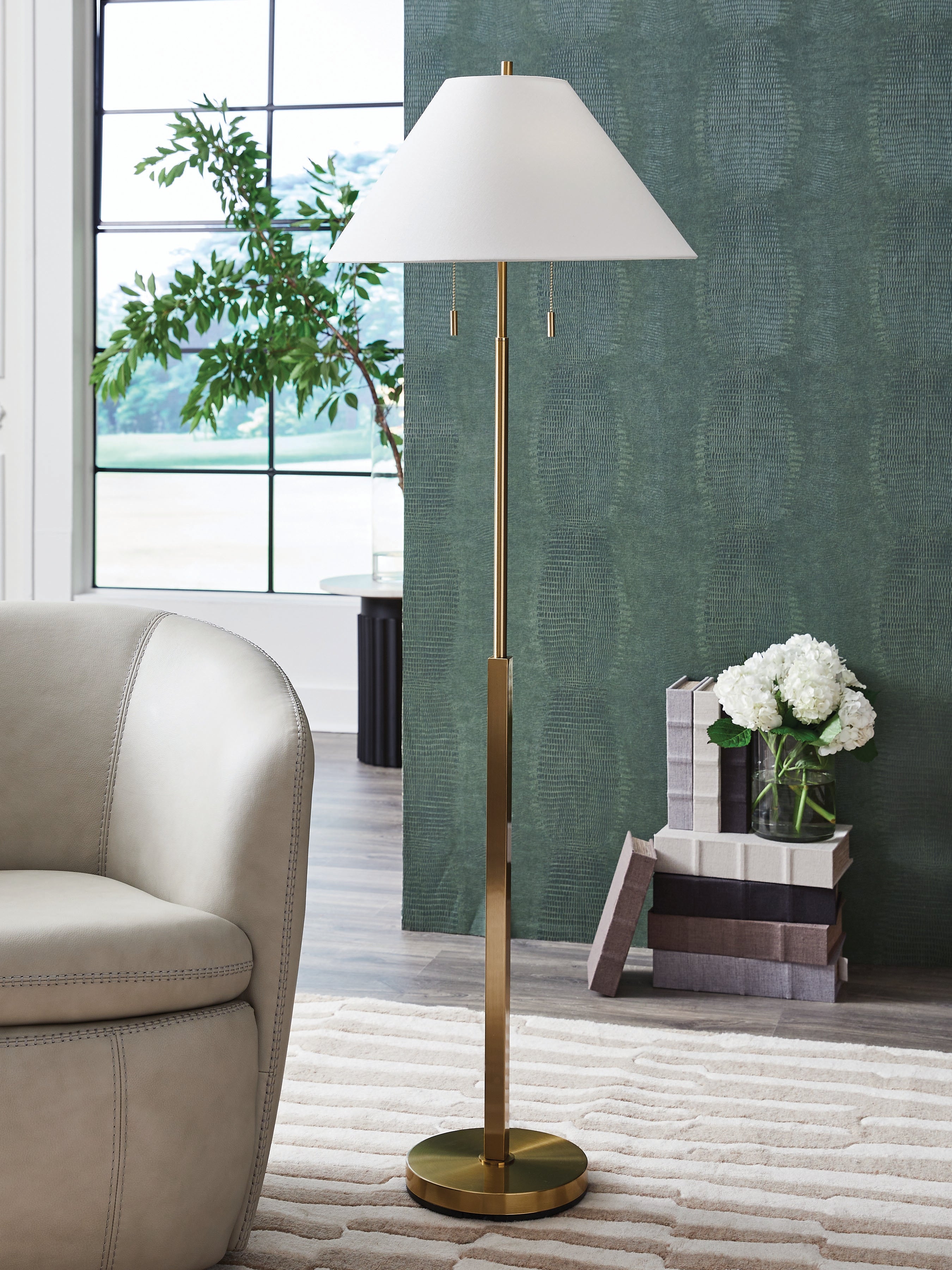 Family Deals Furniture - Ashley Furniture - Haigwood Lighting - Metal Floor Lamp (1/CN) / Gold Finish - L208471
