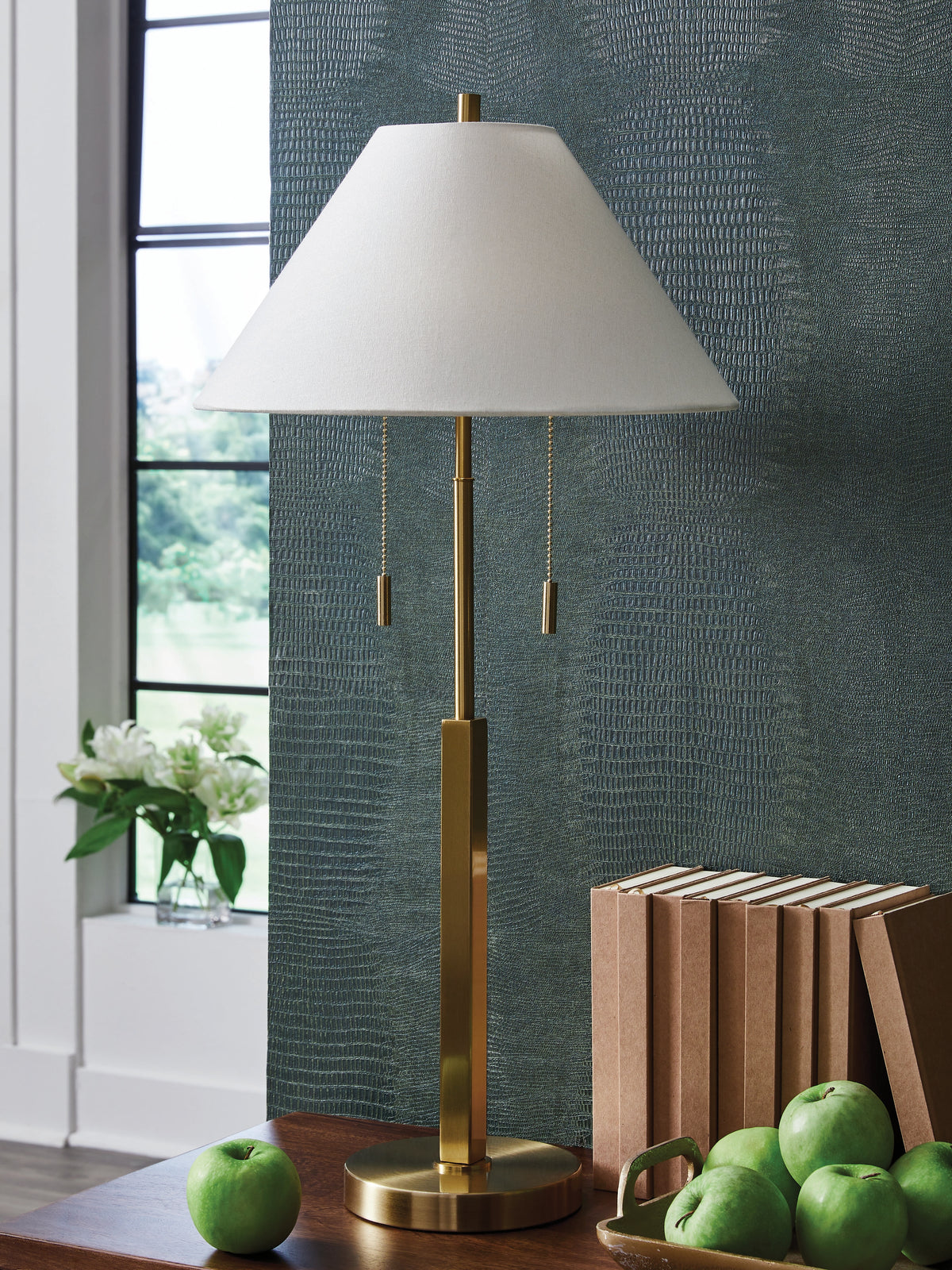 Family Deals Furniture - Ashley Furniture - Haigwood Lighting - Metal Table Lamp (1/CN) / Gold Finish - L208474