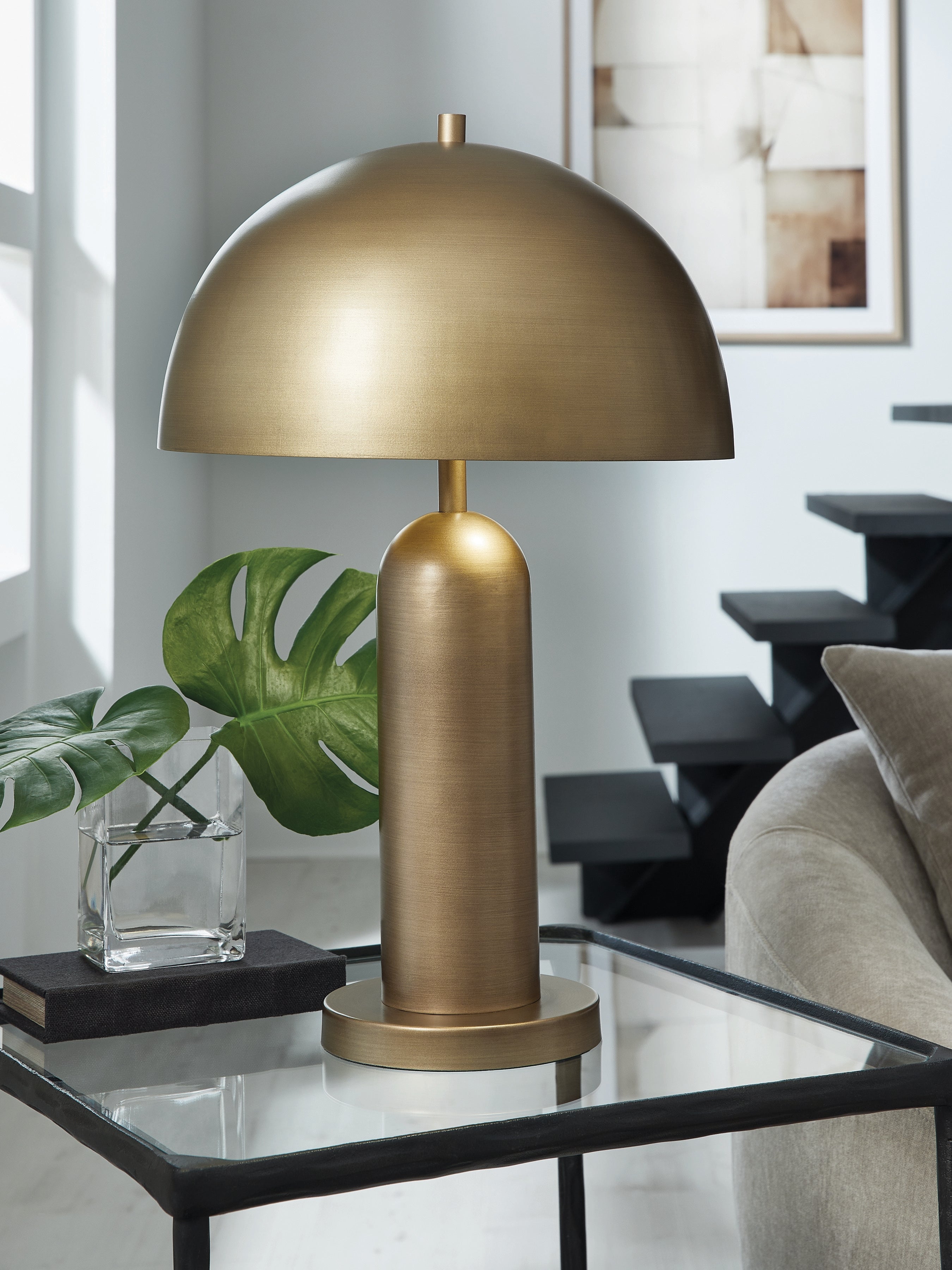 Family Deals Furniture - Ashley Furniture - Wendfield Lighting - Metal Table Lamp (1/CN) / Antique Gold Finish - L208514