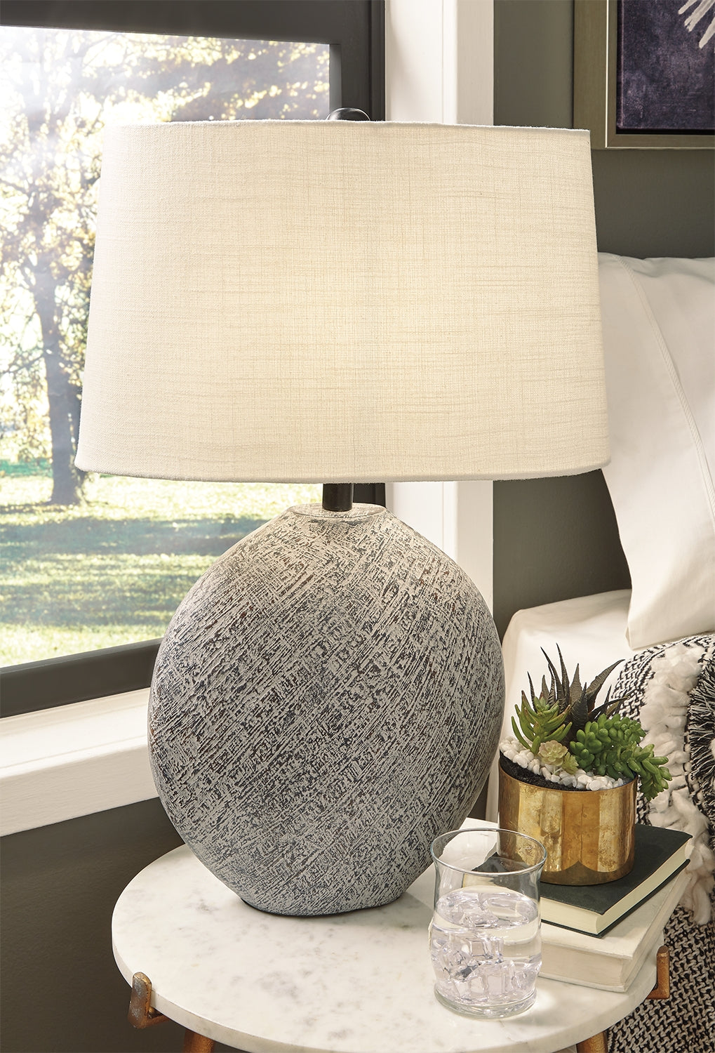 Family Deals Furniture - Ashley Furniture - Harif Lighting - Table Lamp (Set of 2) / Black - L235624X2