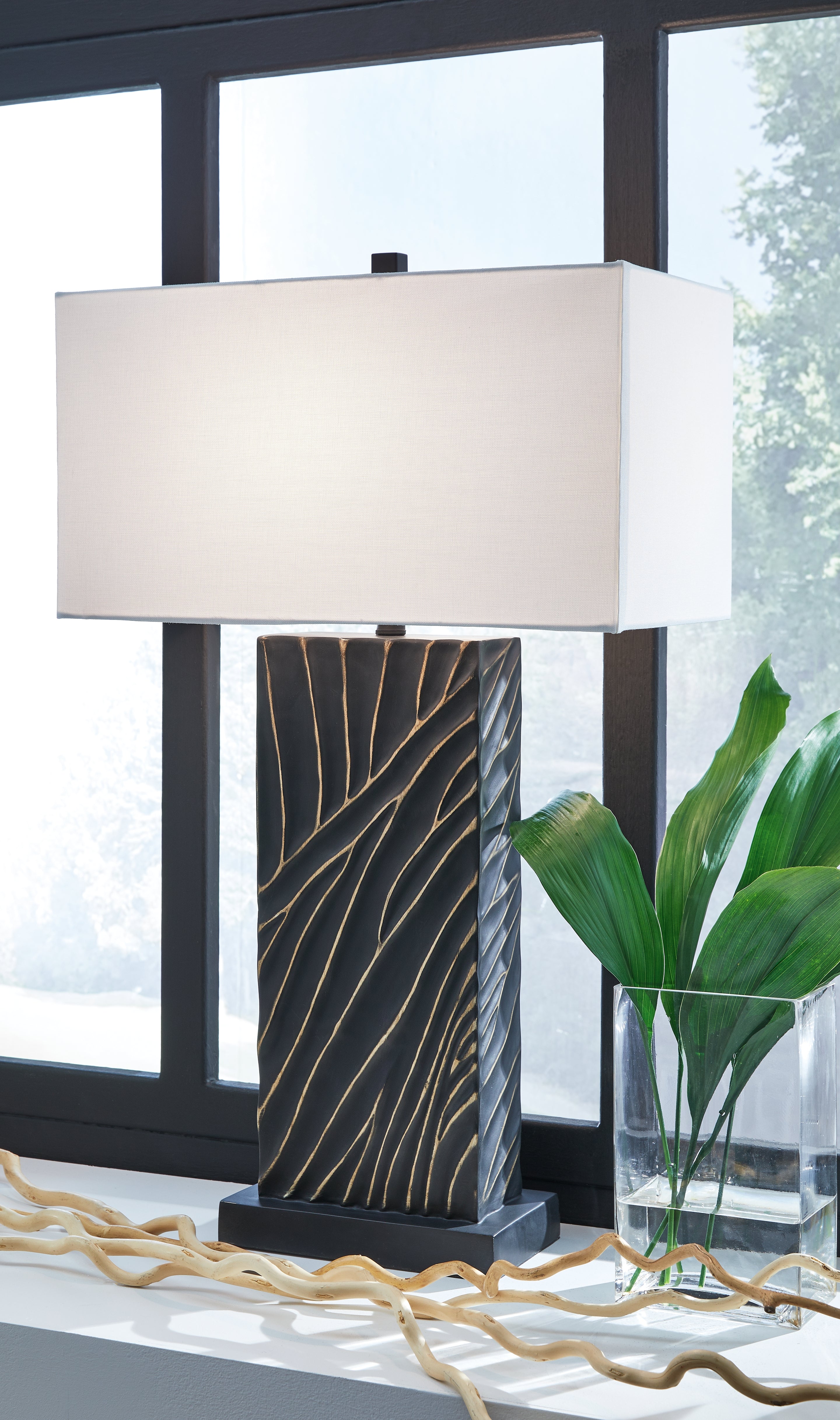 Family Deals Furniture - Ashley Furniture - Bartlen Lighting - 2-Piece Lamp Set / Black/Gold Finish - L235774X2