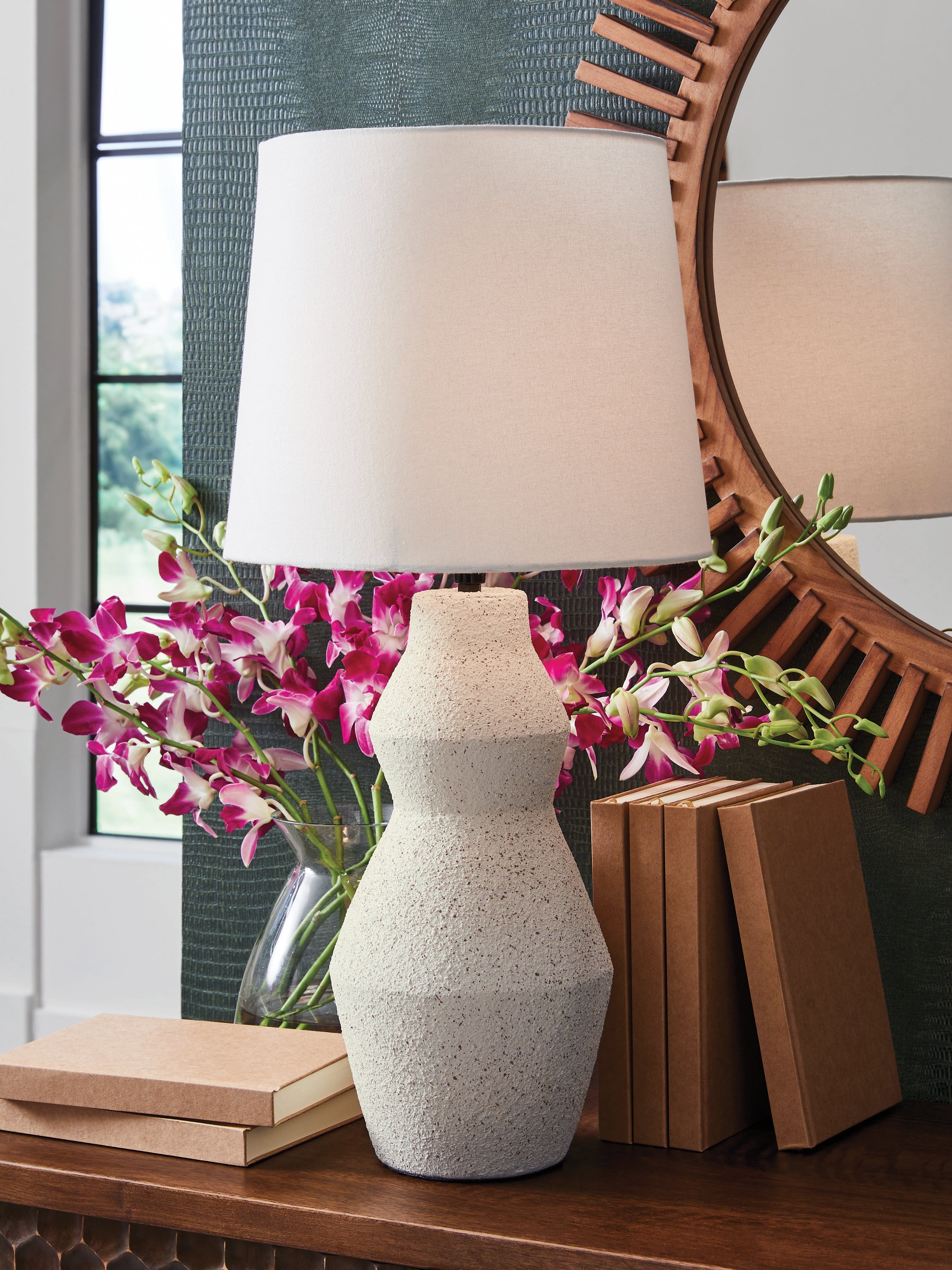 Family Deals Furniture - Ashley Furniture - Dawthorne Lighting - Paper Table Lamp (1/CN) / Cream - L236034