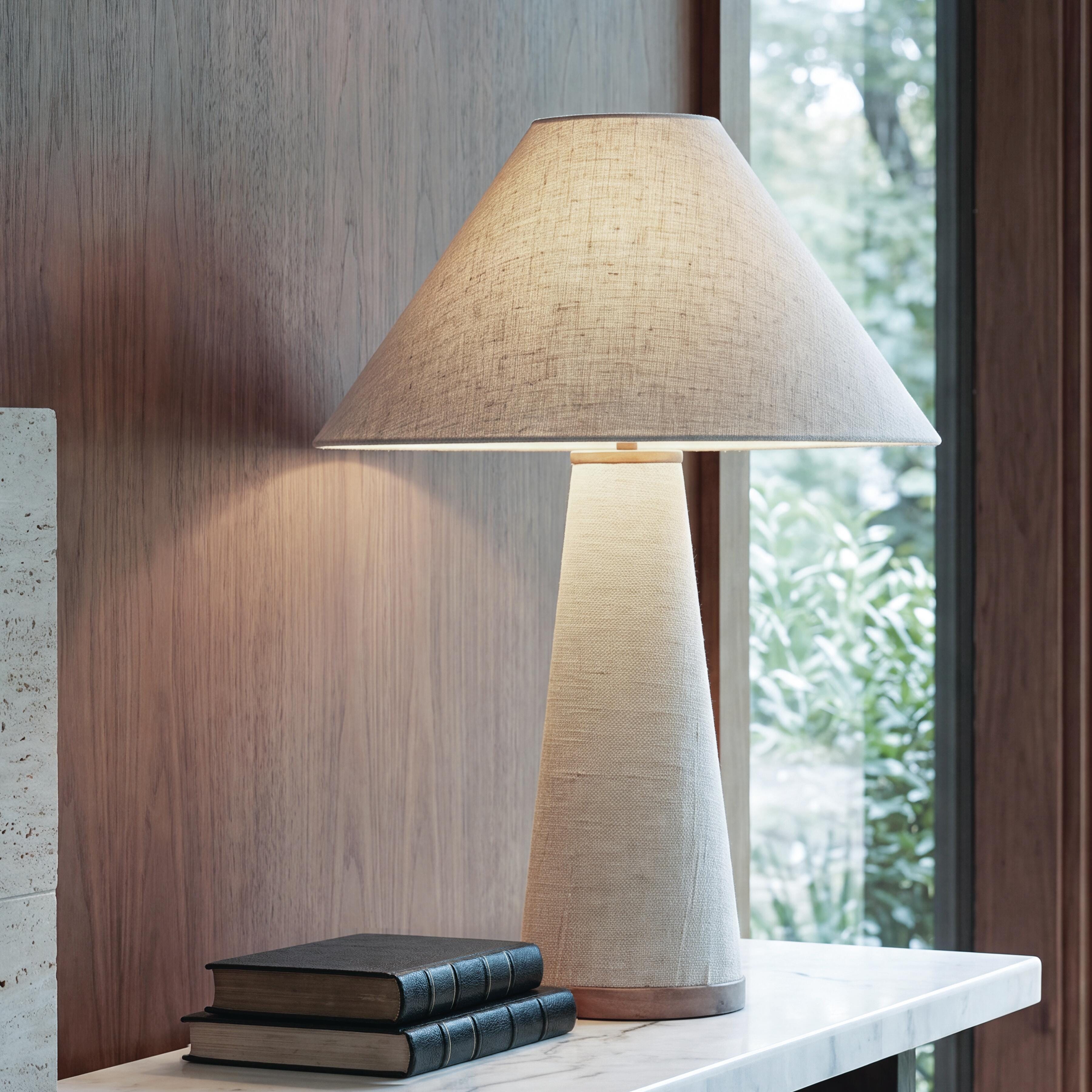 Family Deals Furniture - Ashley Furniture - Dellridge Lighting - Metal Table Lamp (1/CN) - L400004
