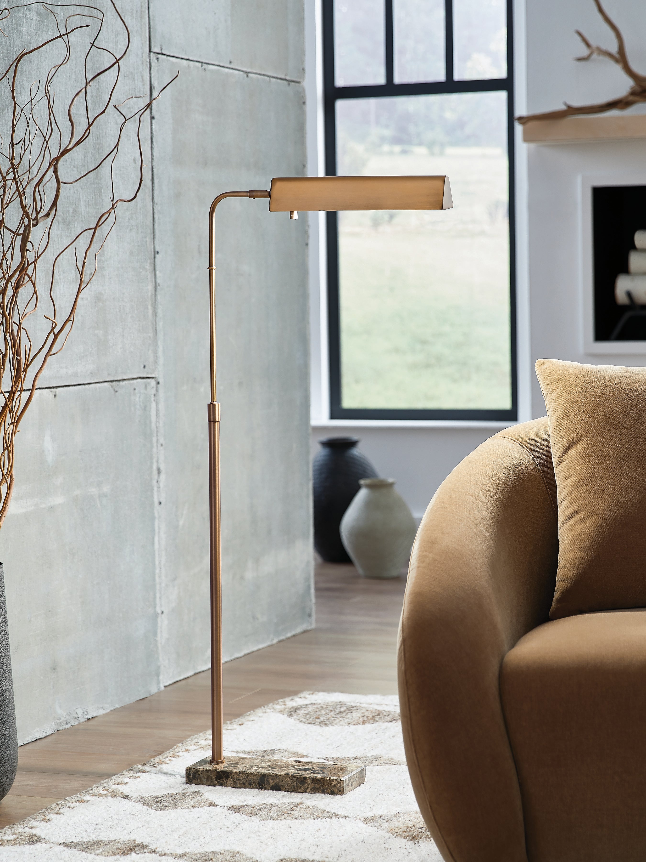 Family Deals Furniture - Ashley Furniture - Yafe Lighting - Metal Floor Lamp (1/CN) / Bronze Finish - L734411