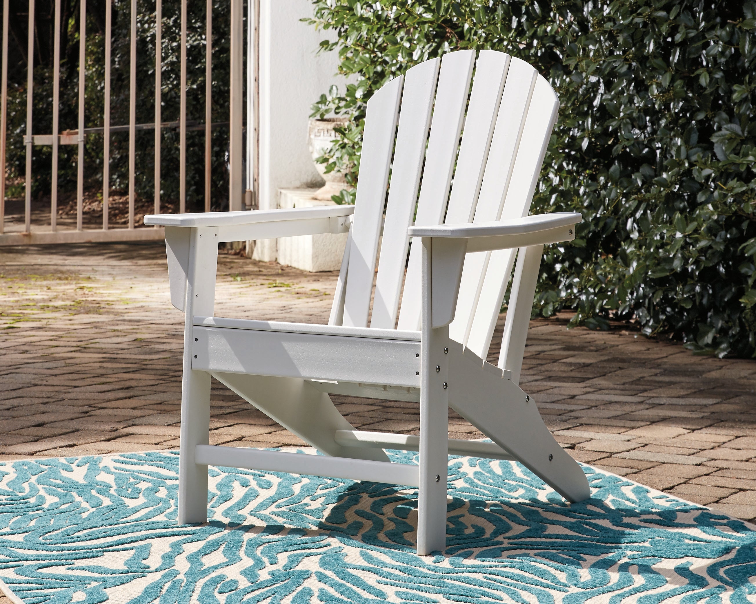 Family Deals Furniture - Ashley Furniture - Sundown Treasure Outdoor - Adirondack Chair / White - P011-898
