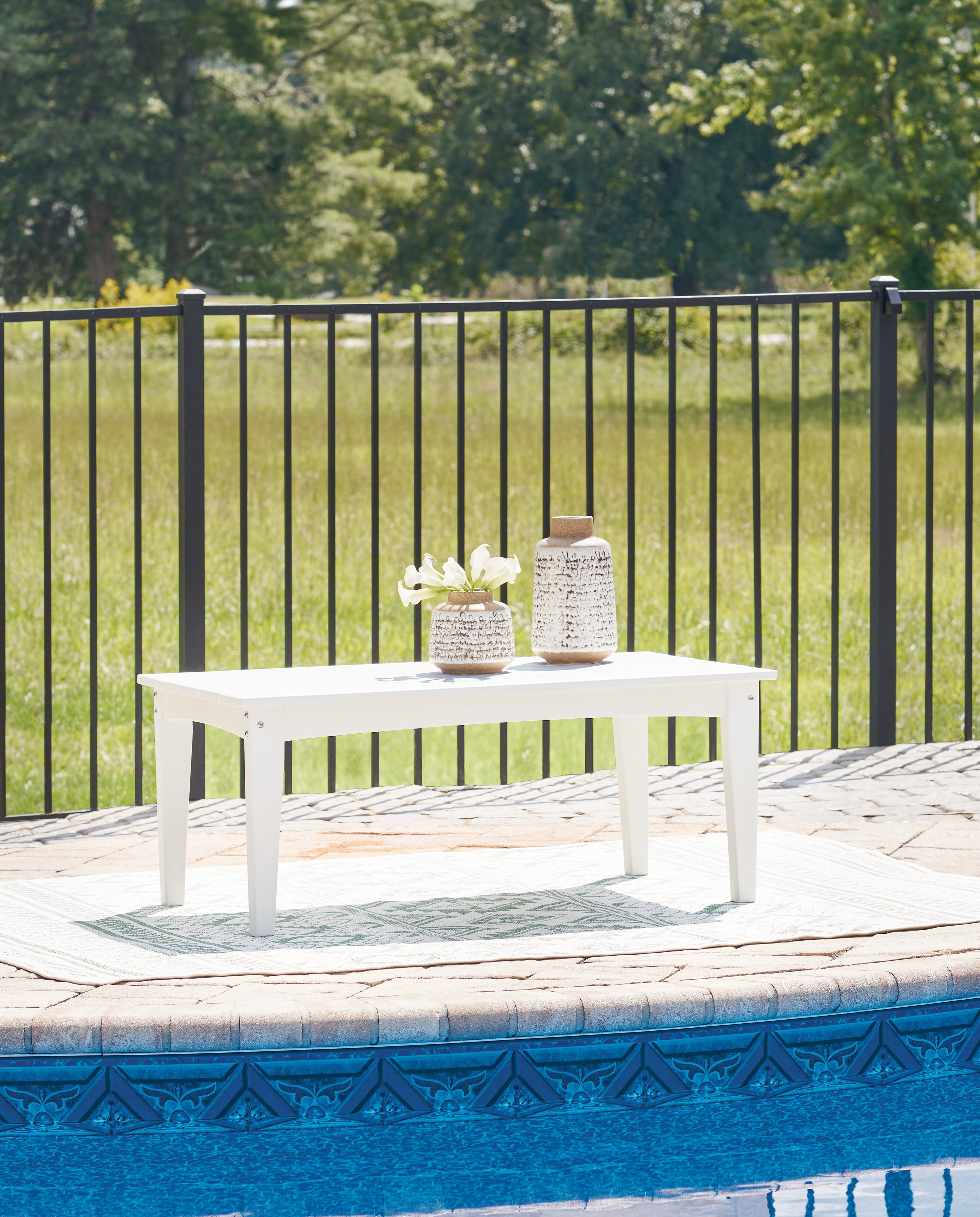 Family Deals Furniture - Ashley Furniture - Hyland wave Outdoor - Rectangular Cocktail Table / White - P111-701