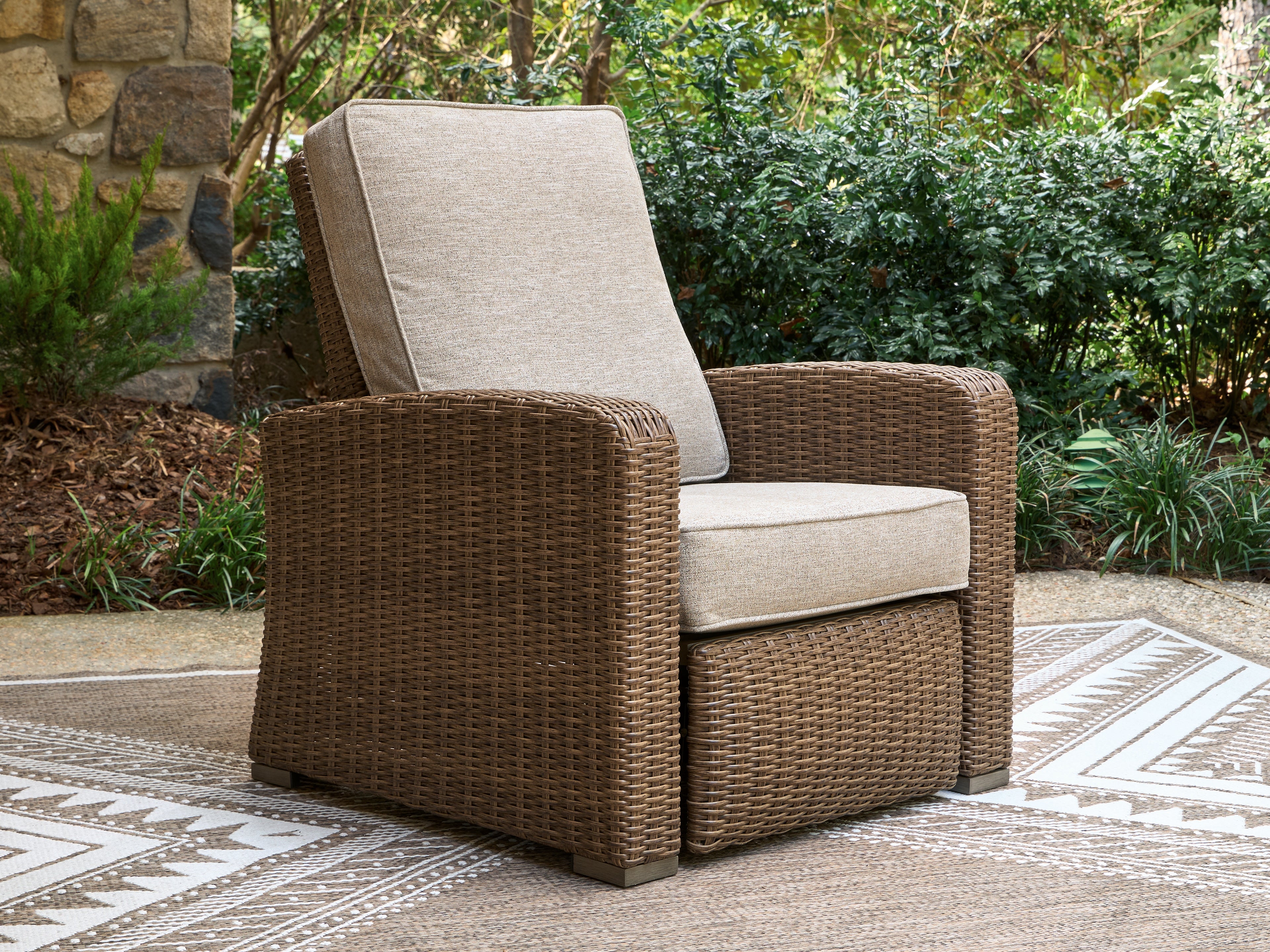 Family Deals Furniture - Ashley Furniture - Laguna Heights Outdoor - Recliner / Beige - PCP790-825