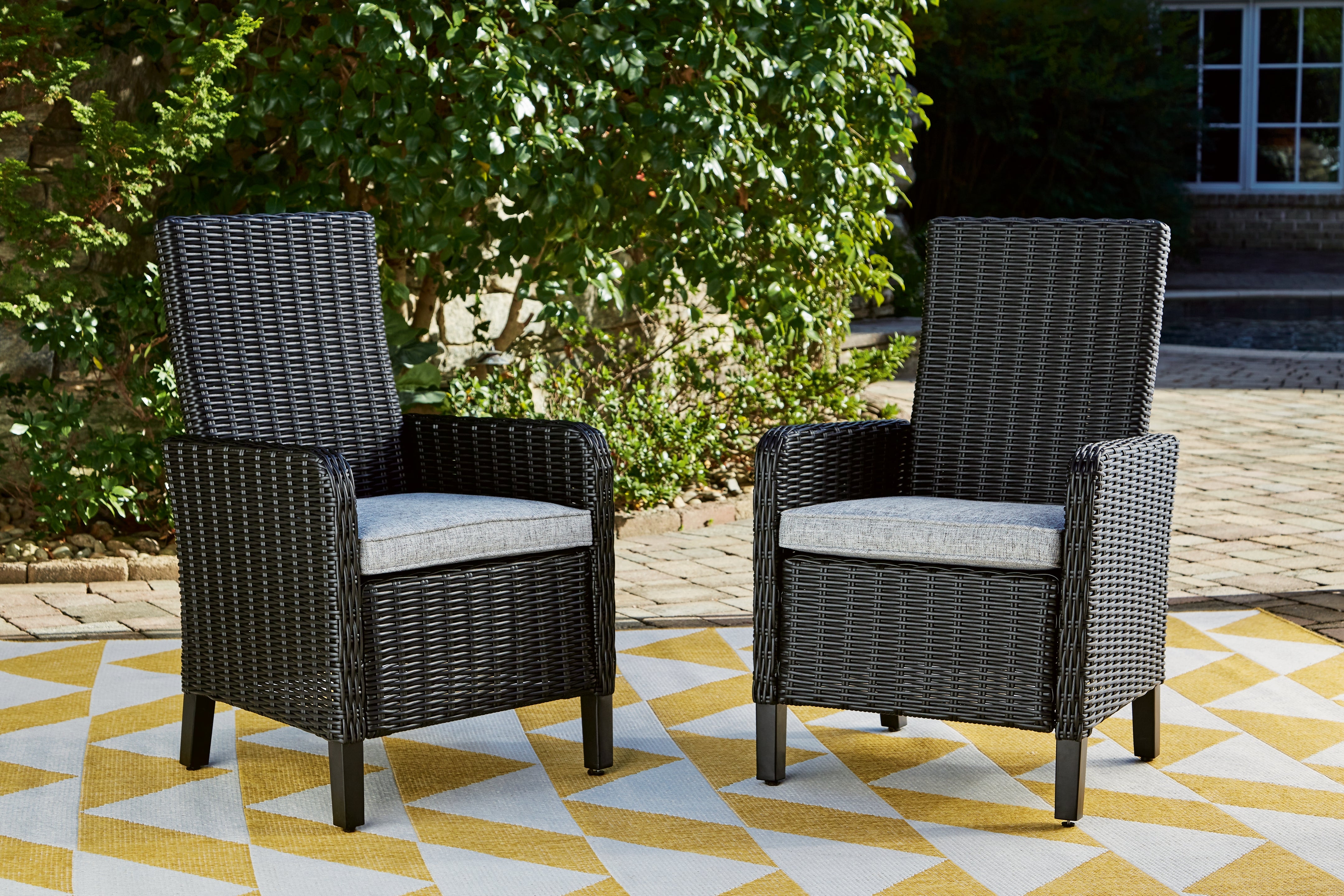 Family Deals Furniture - Ashley Furniture - Beachcroft Outdoor - Arm Chair With Cushion (Set of 2) / Black/Light Gray - P792-601A